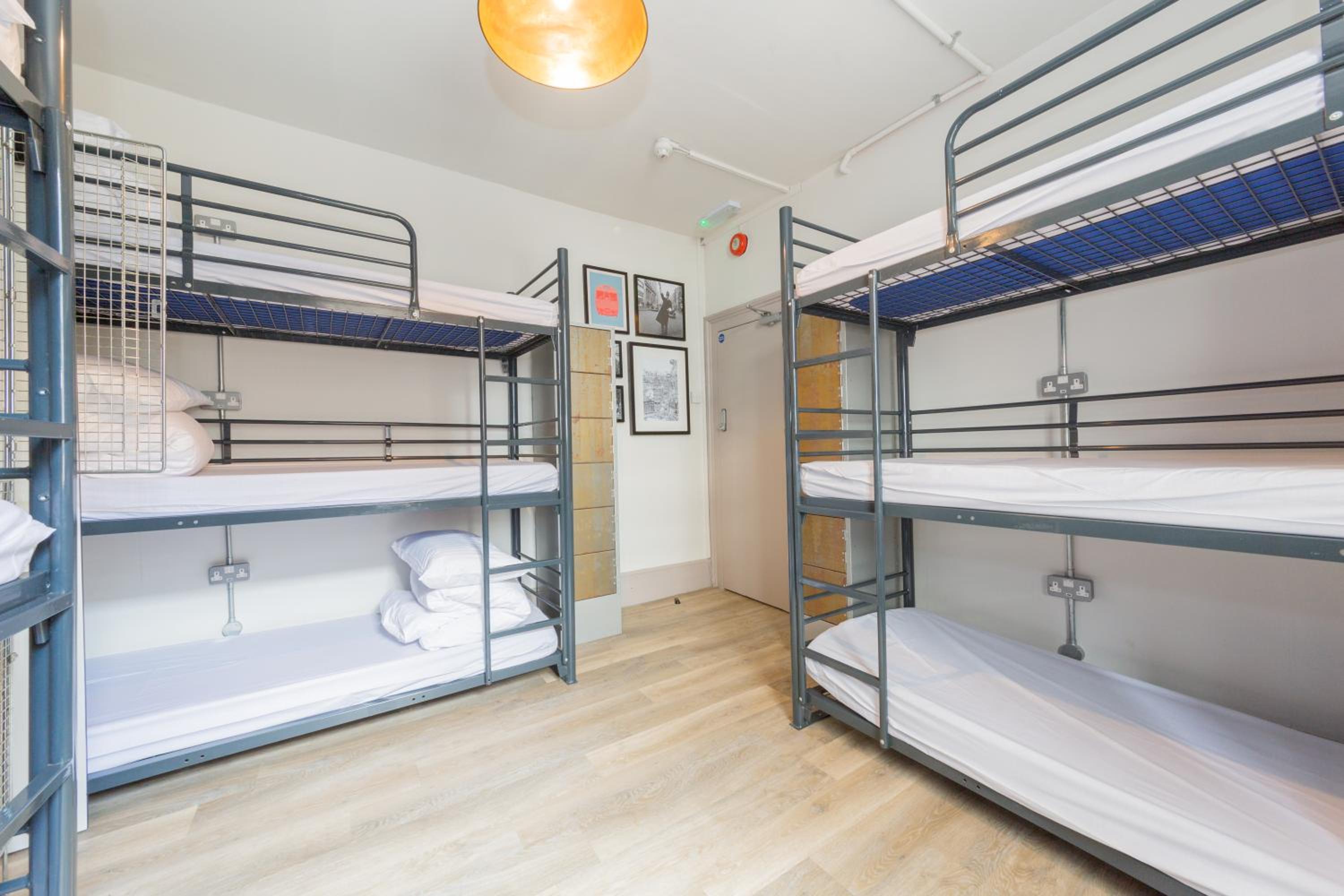 Bed in 12-Bed Mixed Dormitory Room with Shared Bathroom photo 1