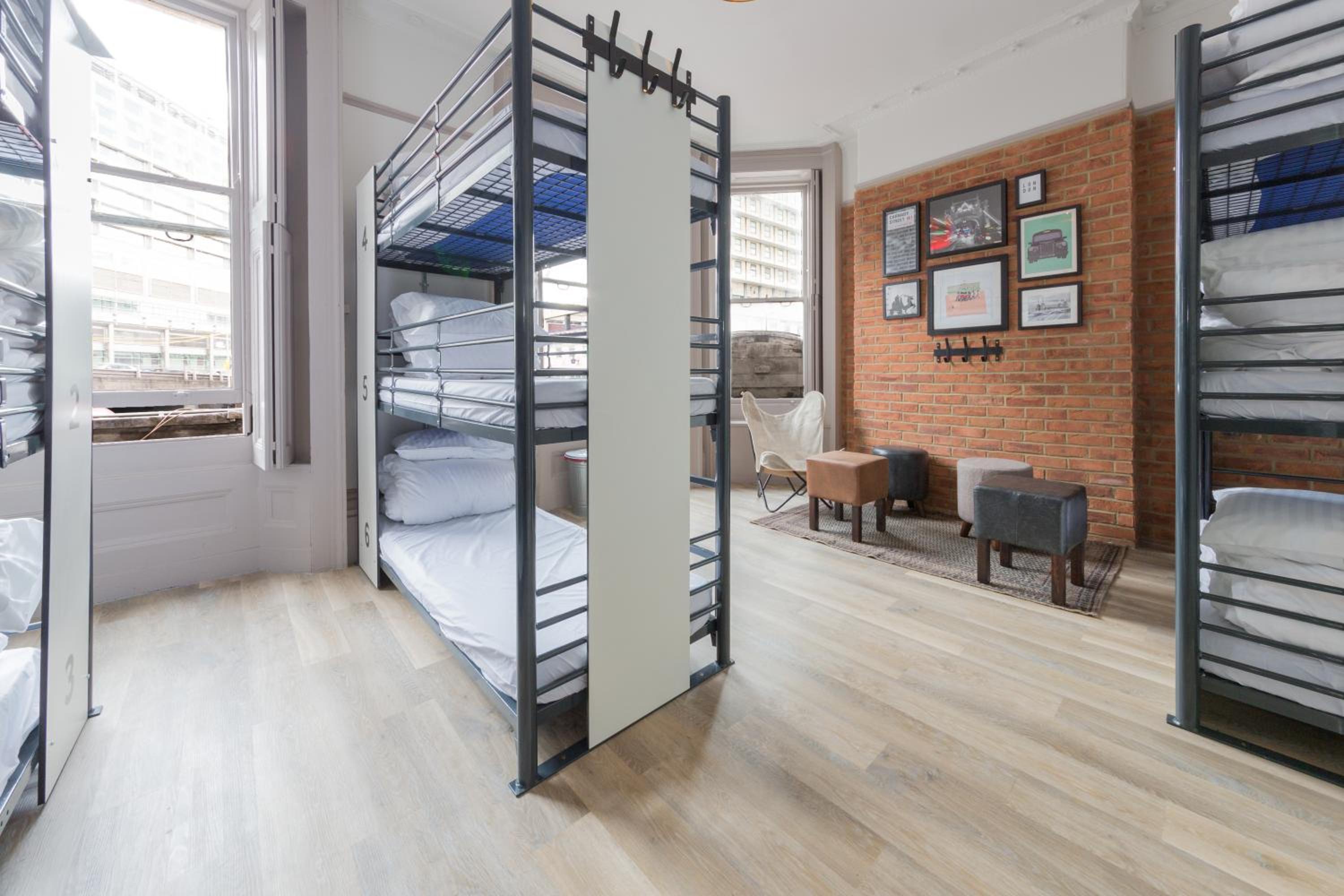 Bed in 9-Bed Mixed Dormitory Room with Shared Bathroom photo 1