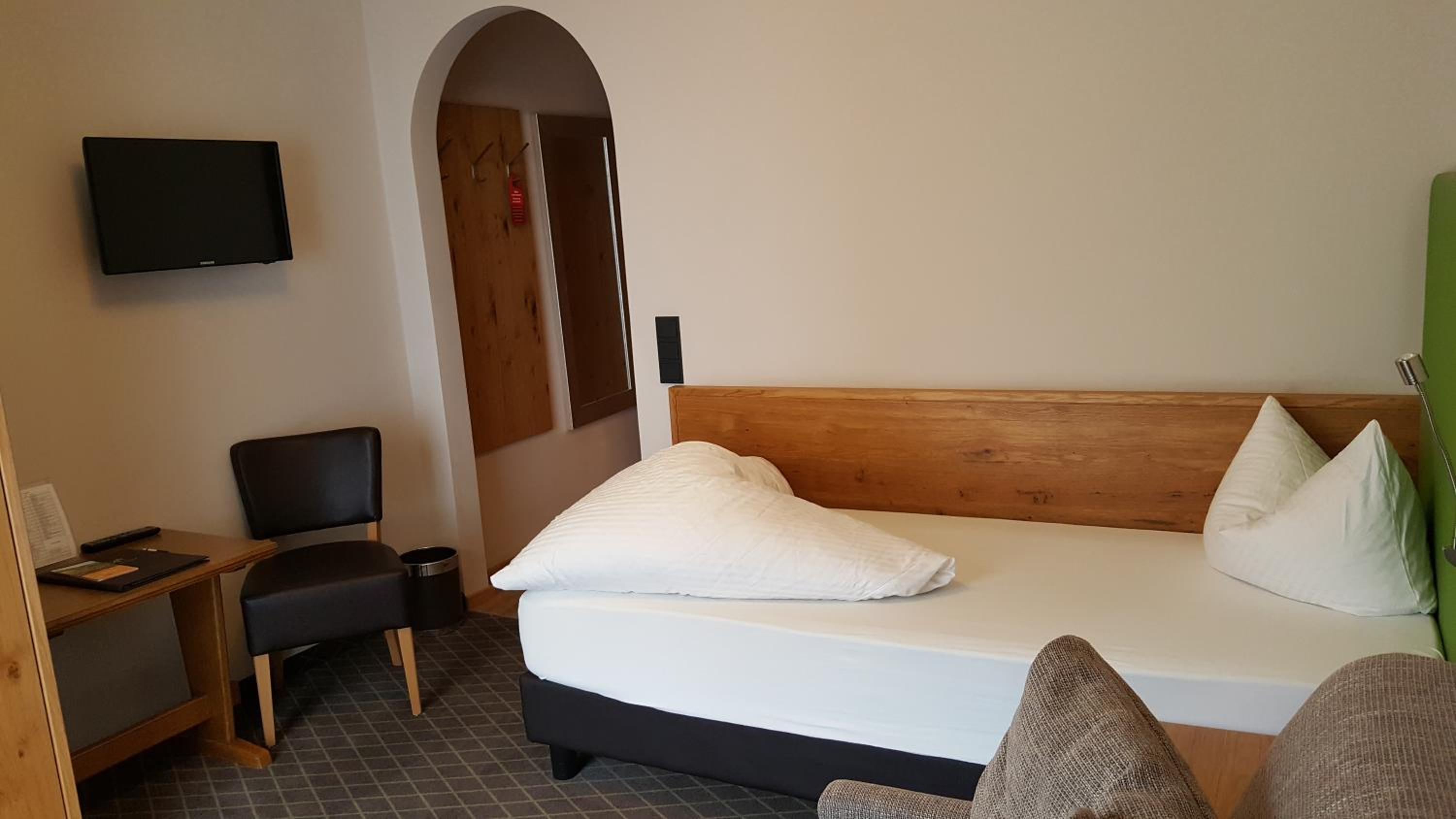 Single Room with Balcony photo 3