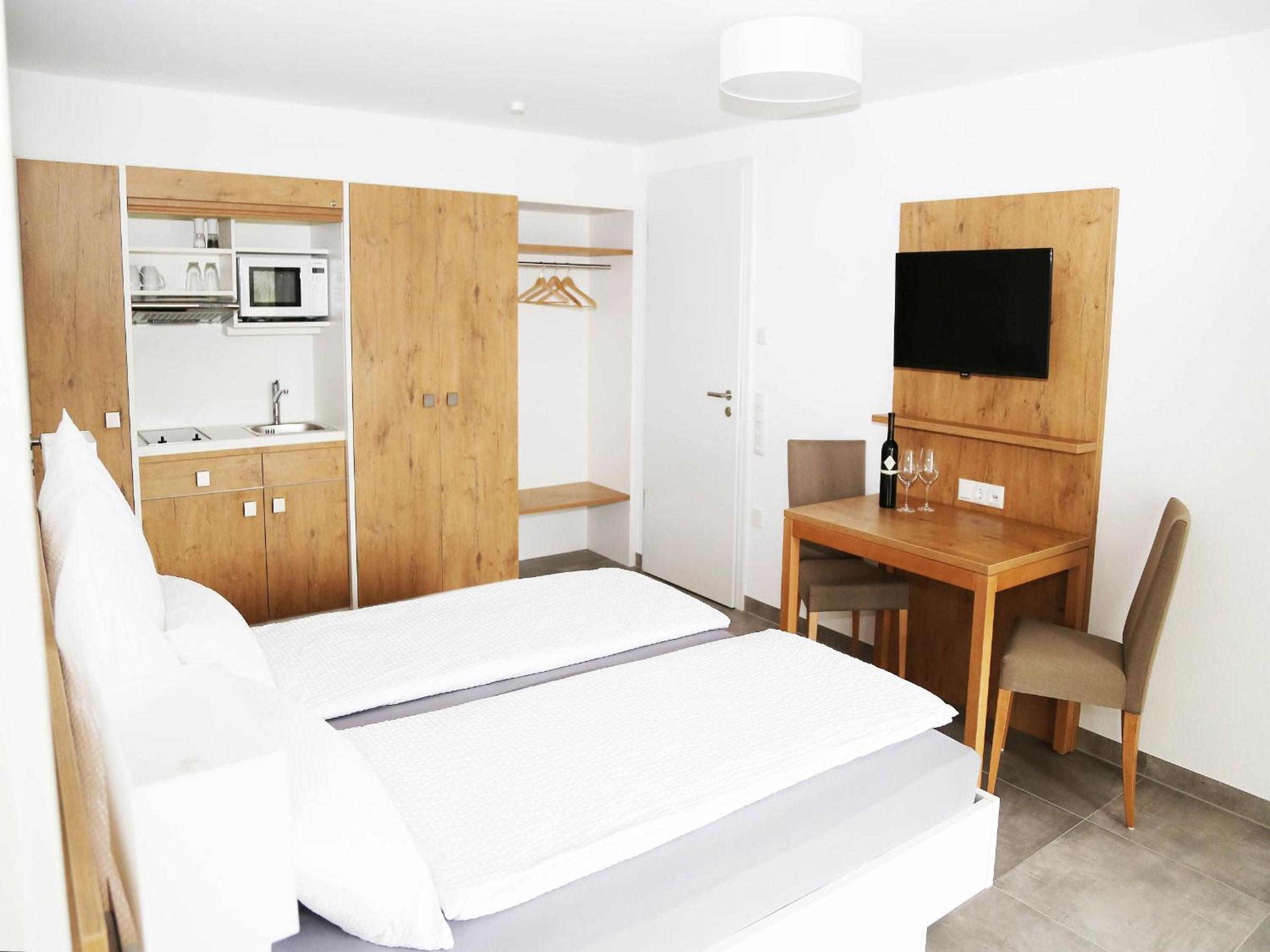 One-Bedroom Apartment with Garden View photo 3
