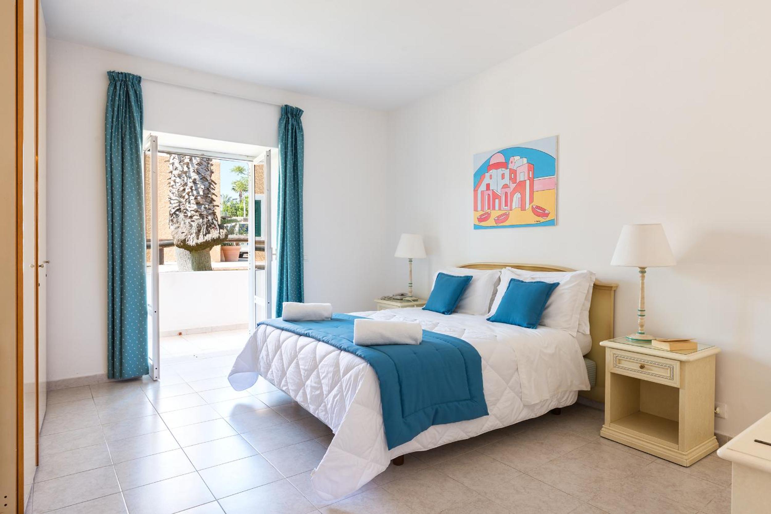 Double Room - Photo 9