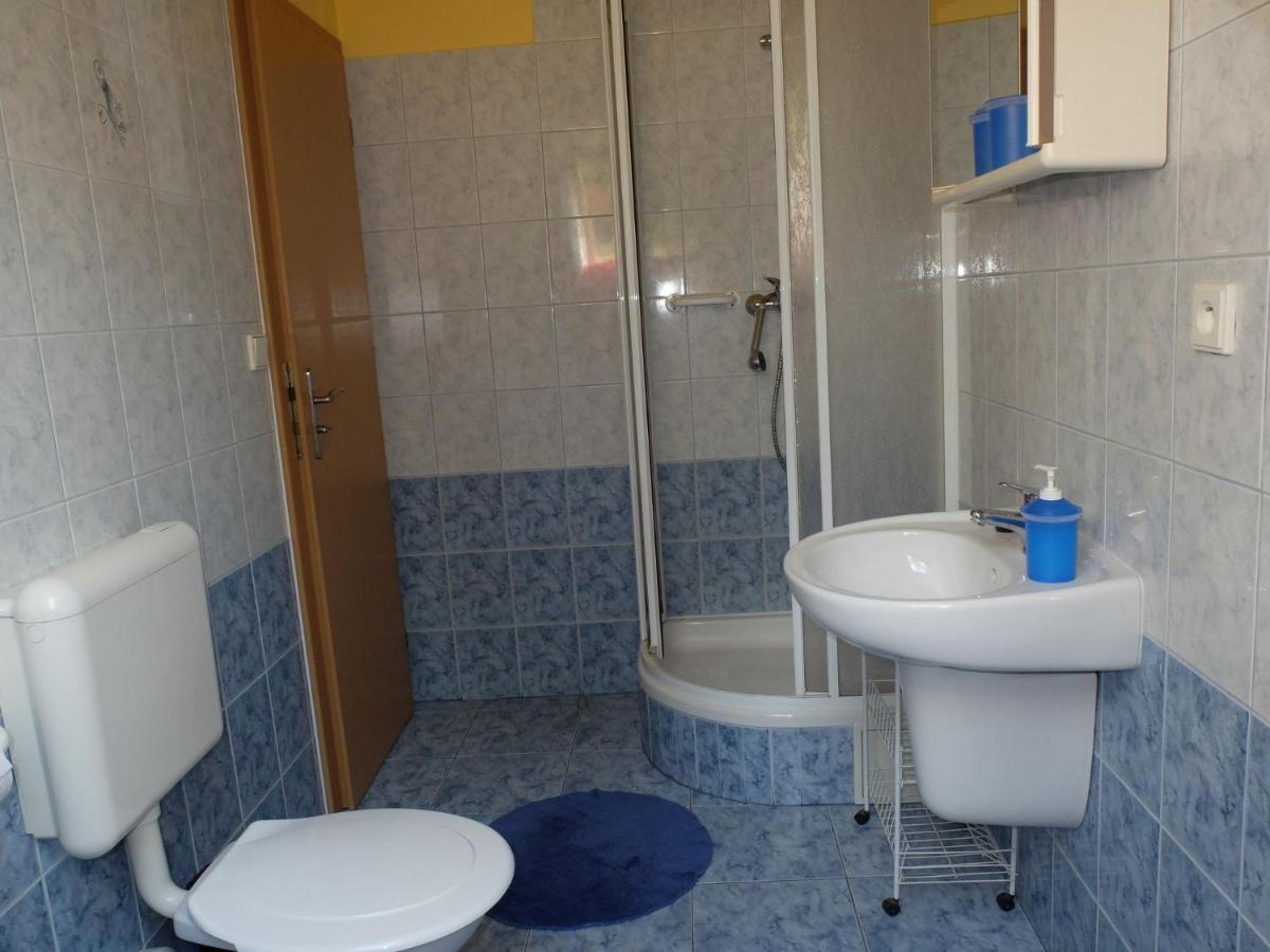 Triple Room with Private Bathroom photo 3