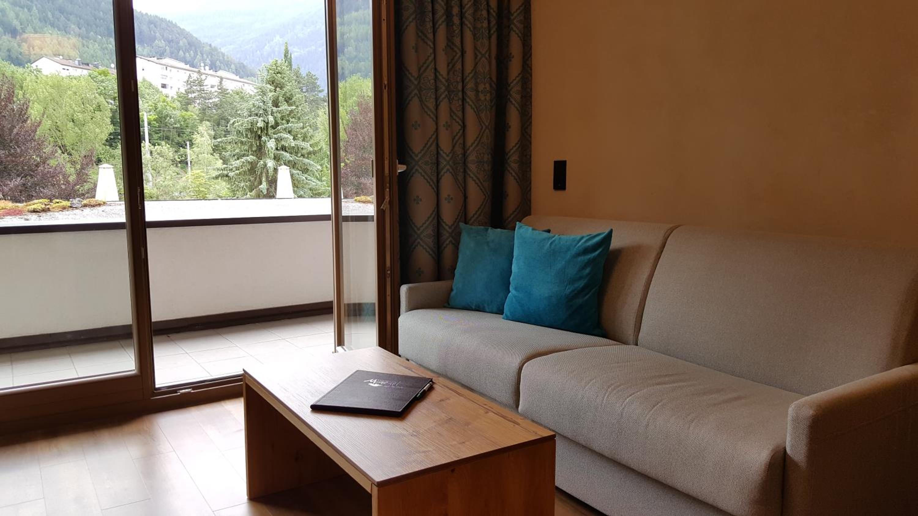 Junior Suite with Mountain View photo 3