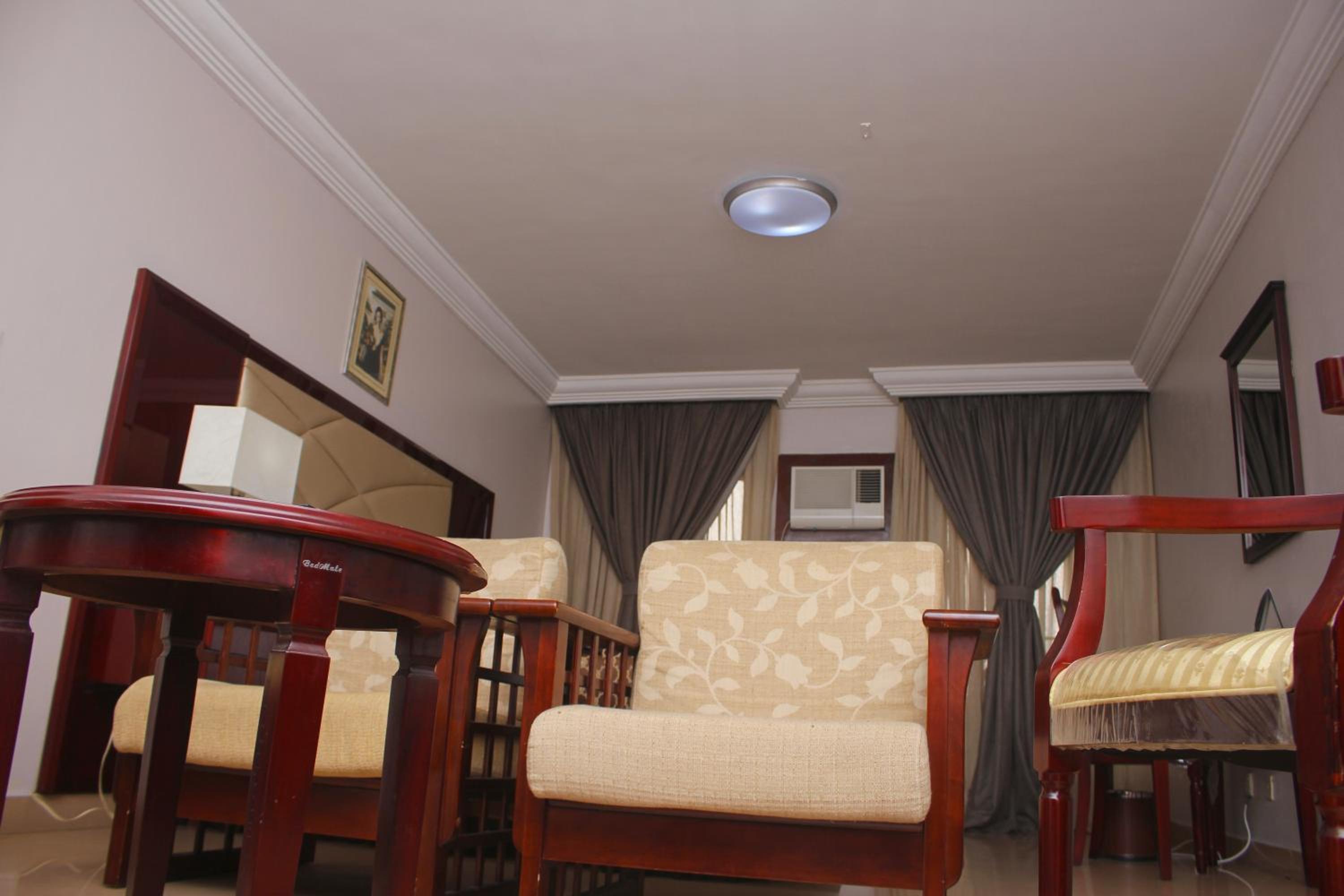 Superior King Suite photo 3
