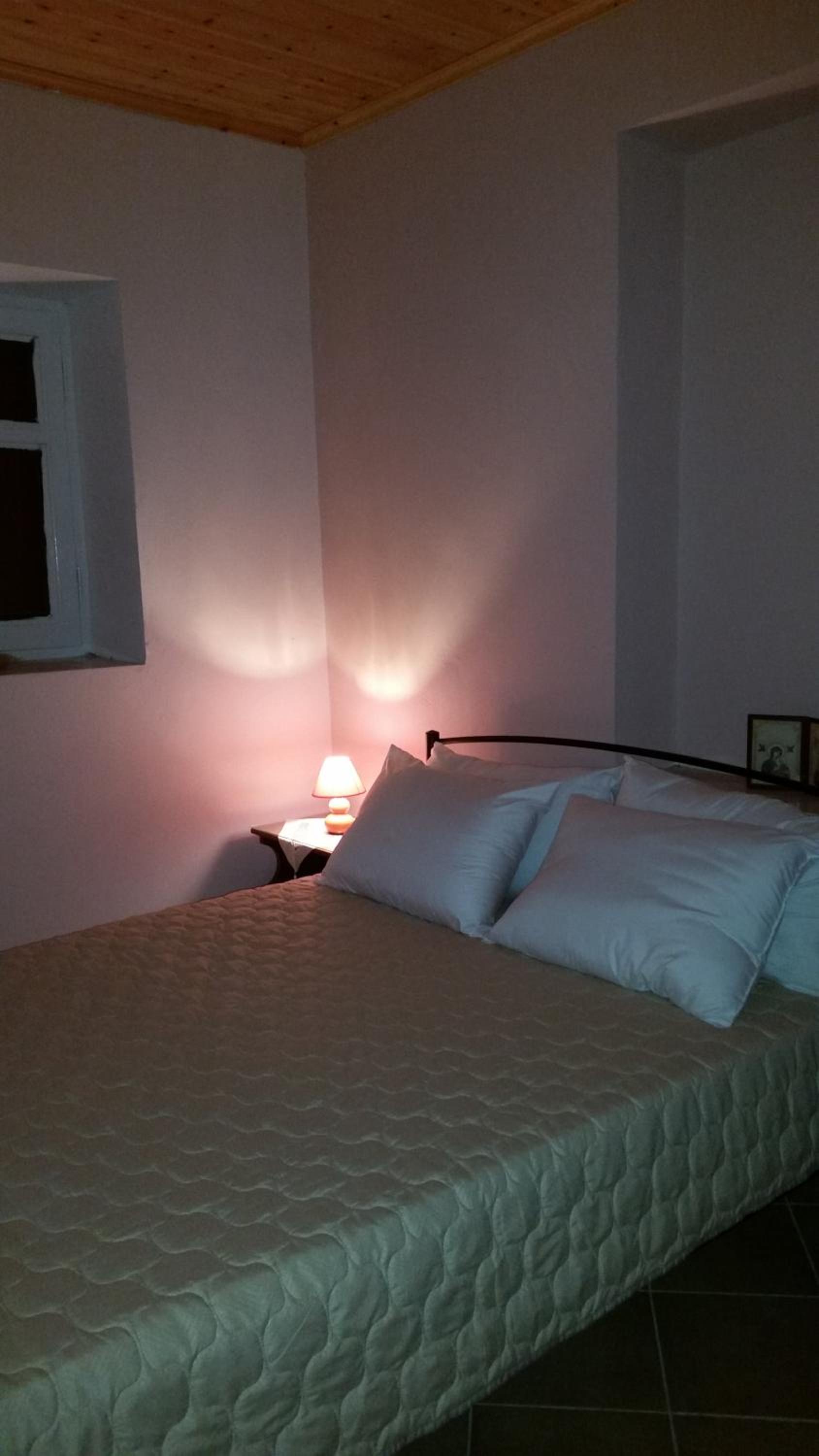 One-Bedroom House photo 1