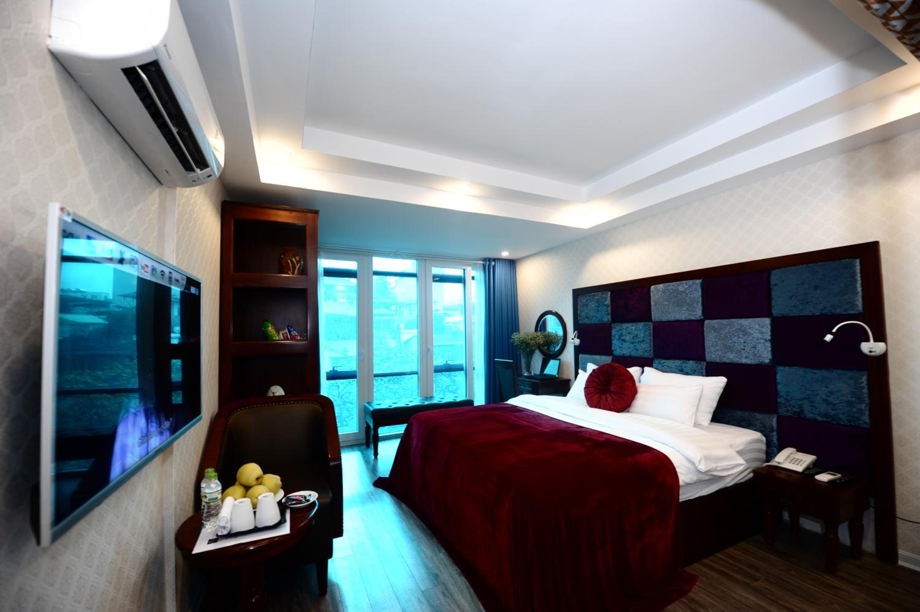 Suite with City View