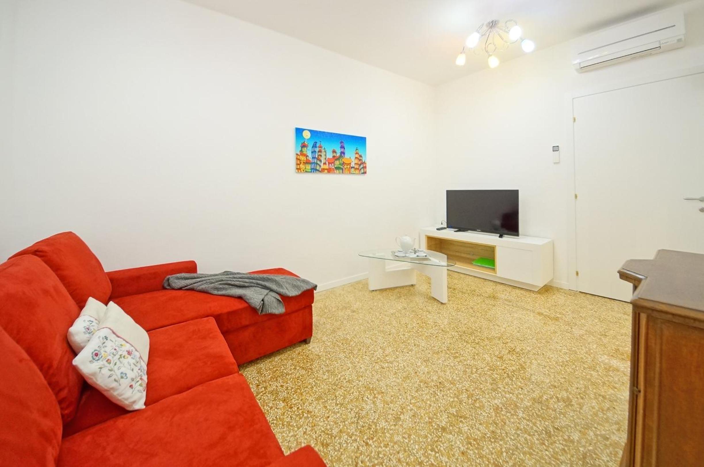 Apartment photo 2
