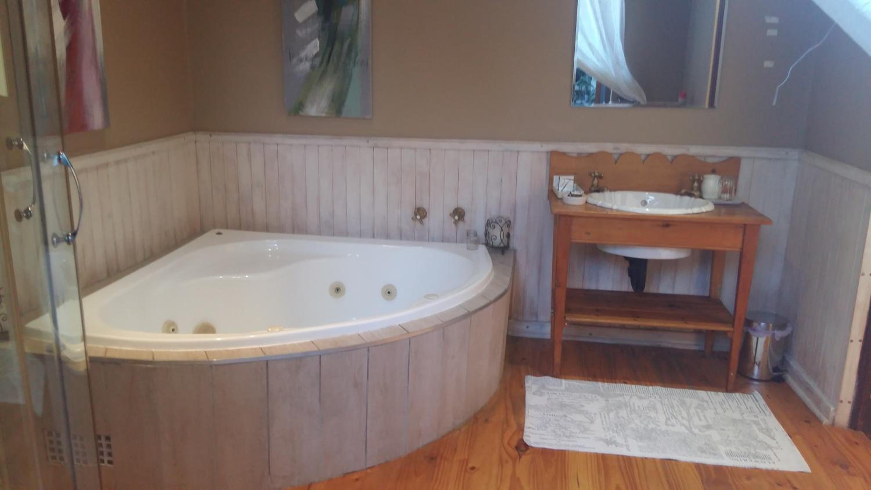 Deluxe Queen Room - Photo 2