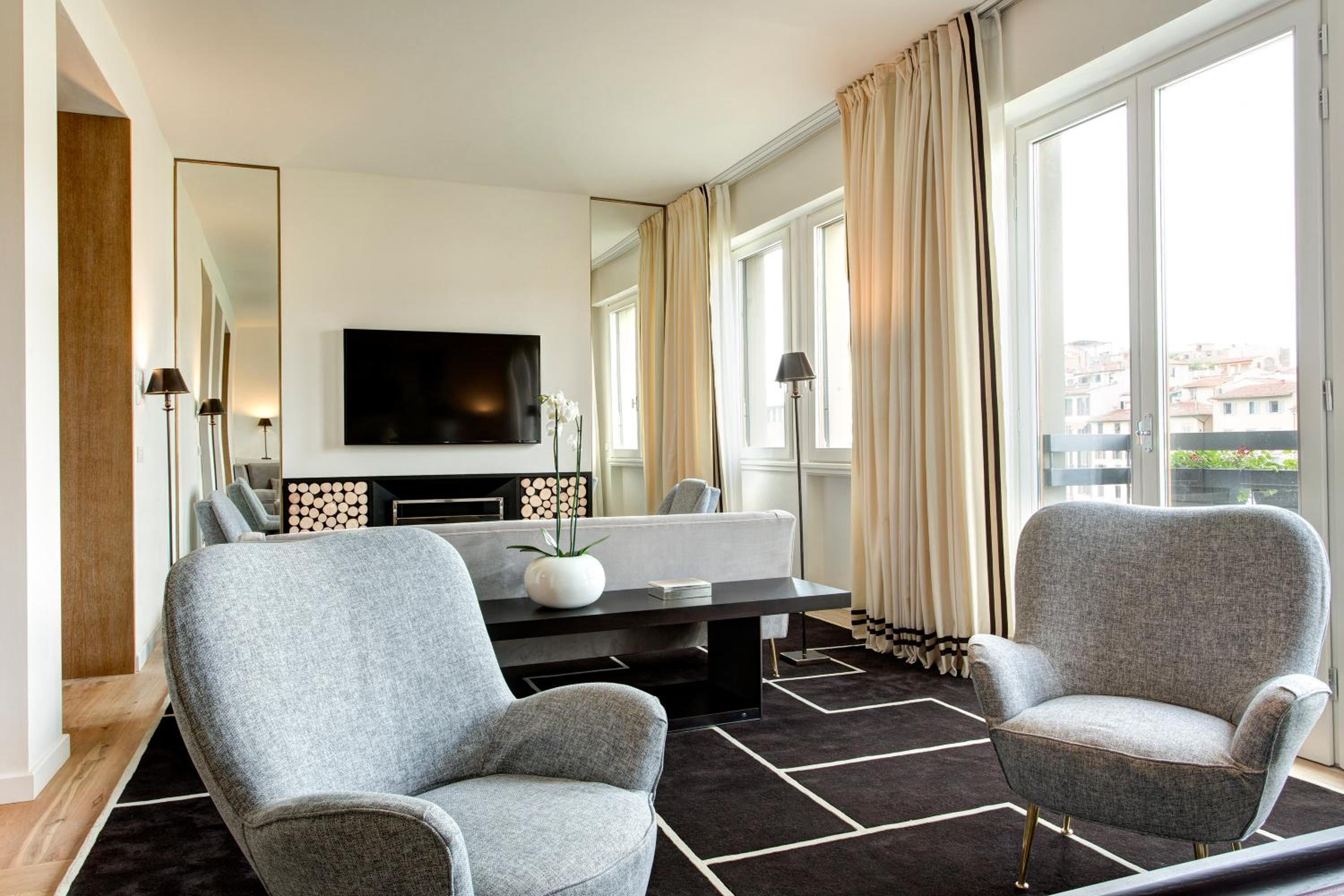 Three-Bedroom Suite thumbnail 6