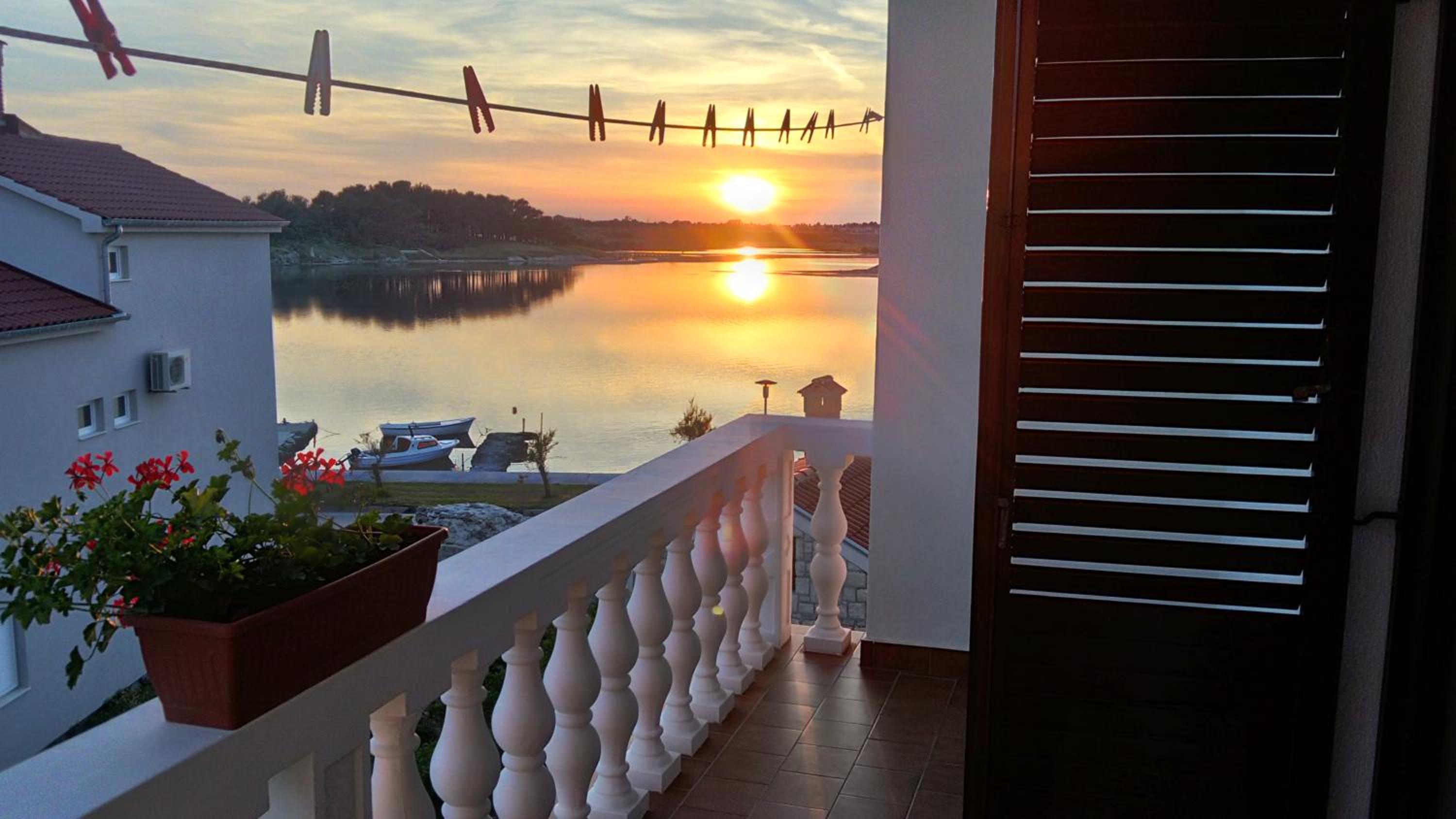 Studio Apartment with Balcony and Sea View photo 1