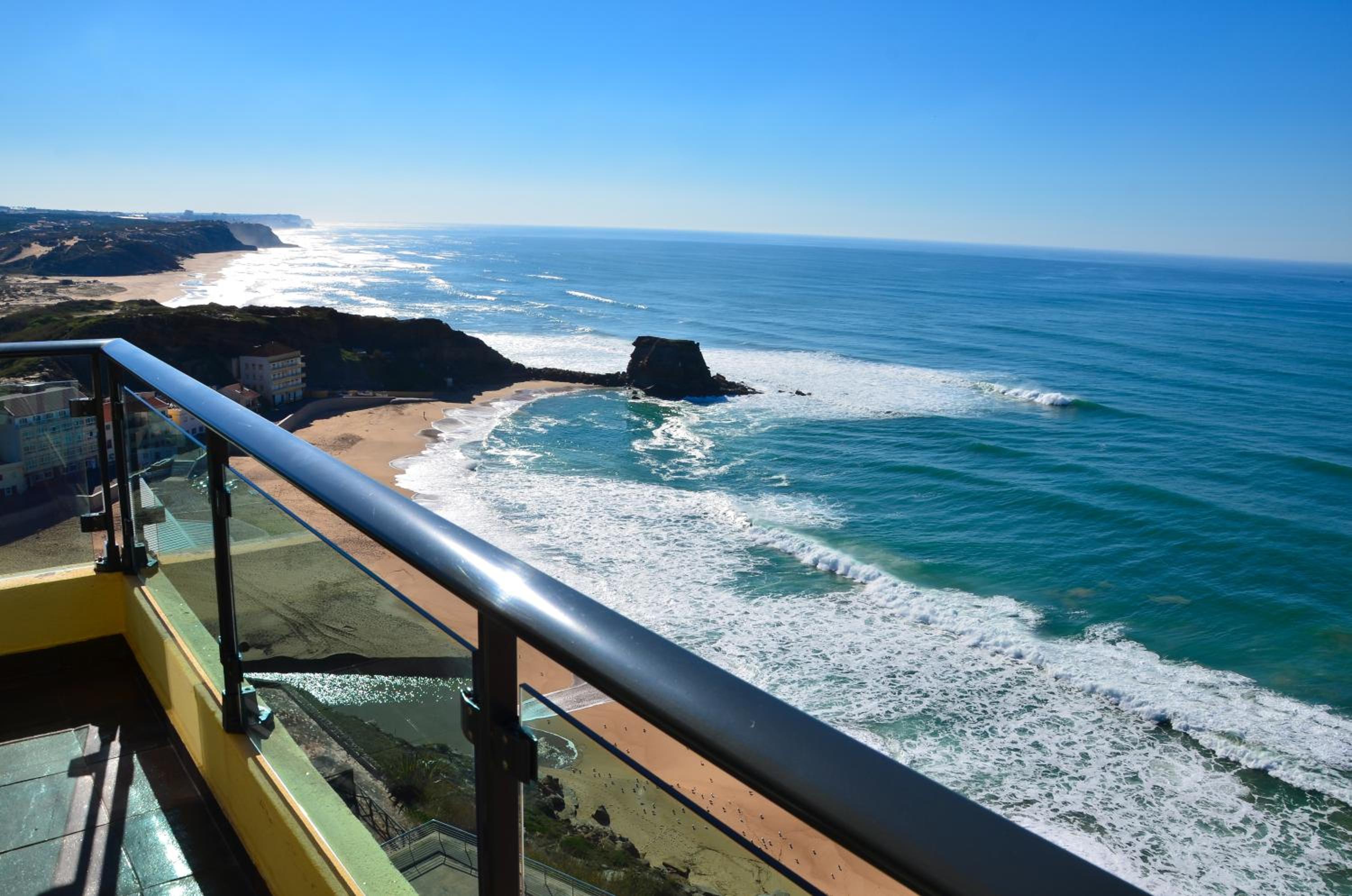 Standard Twin Room with Sea View and Balcony - Photo 4