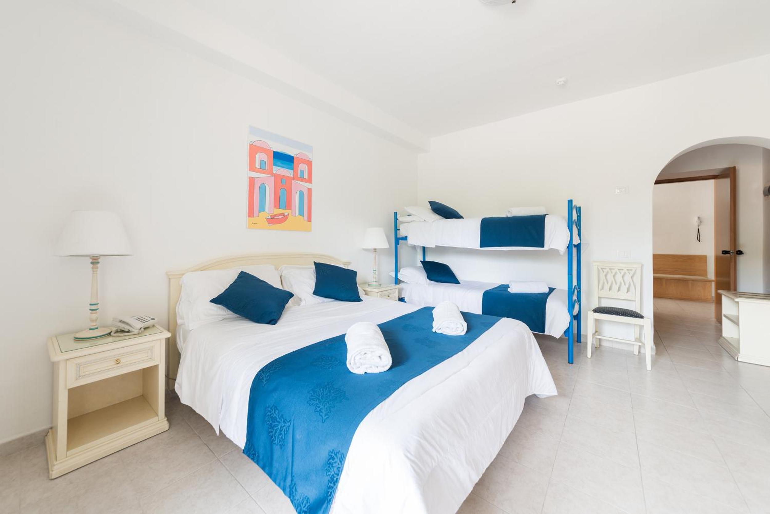 Standard Quadruple Room - Photo 6