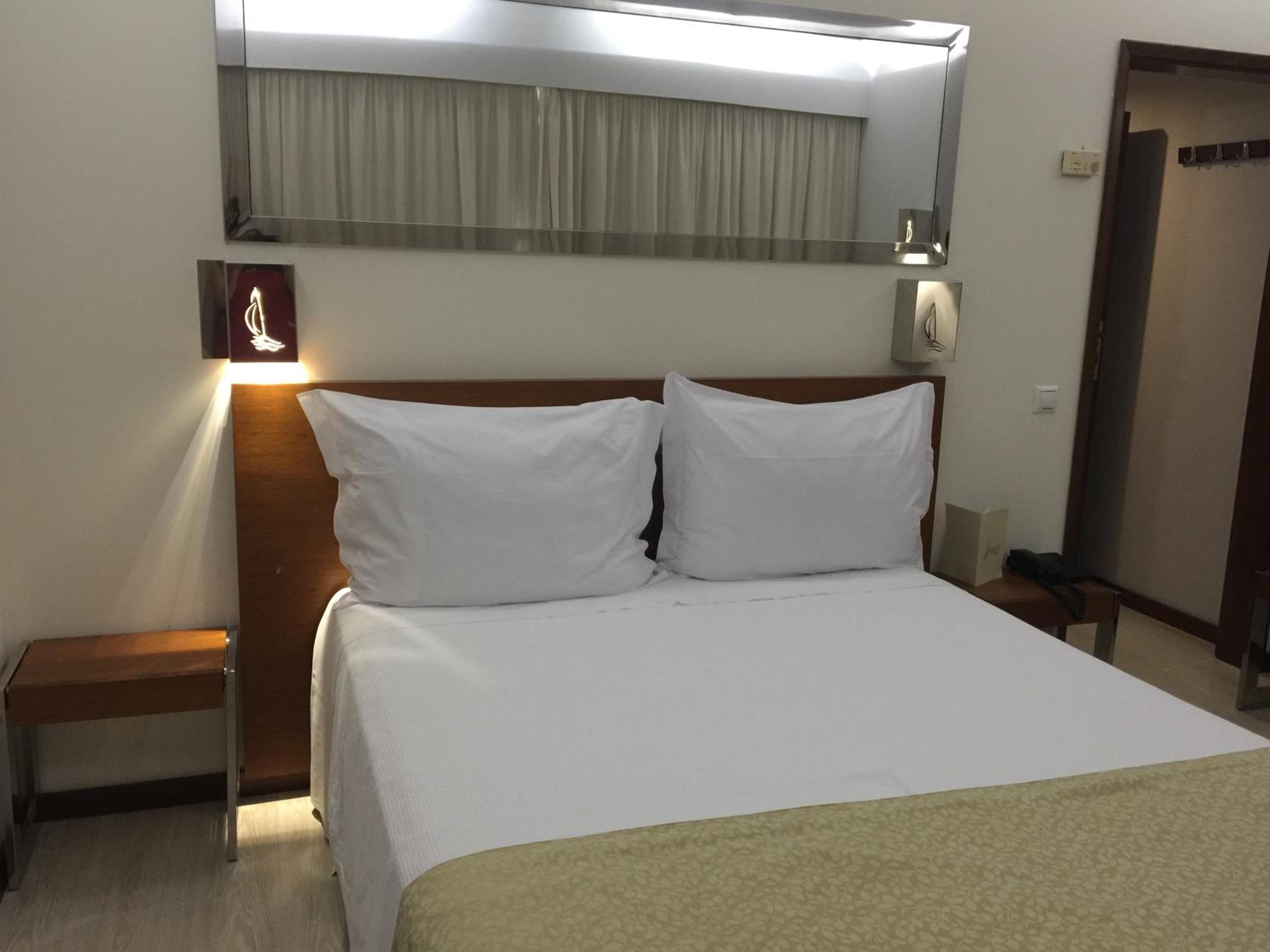 Basic Double Room with Land View - Photo 2