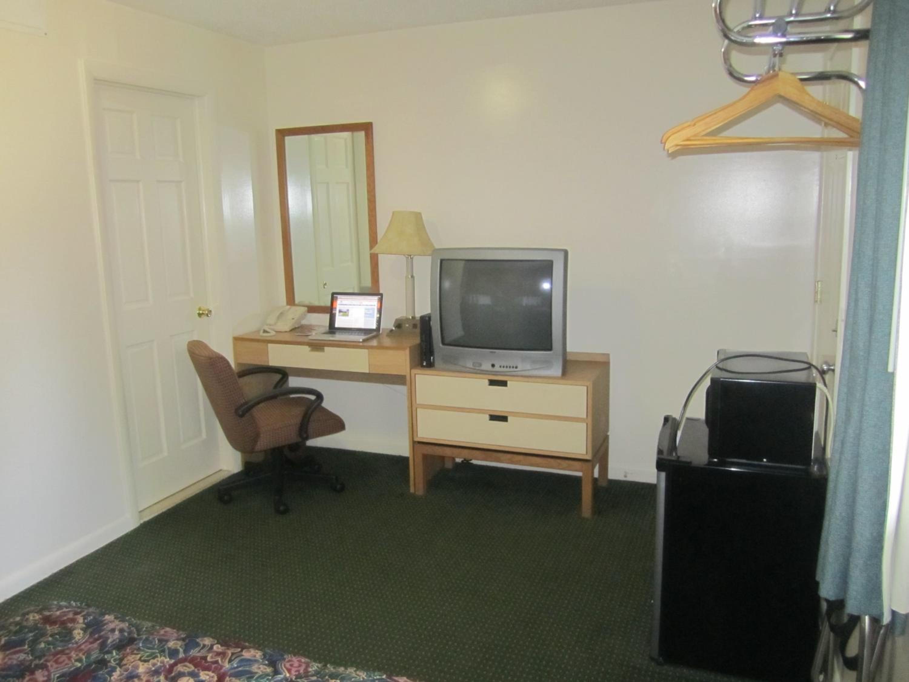 Double Room - Non-Smoking  - Photo 3