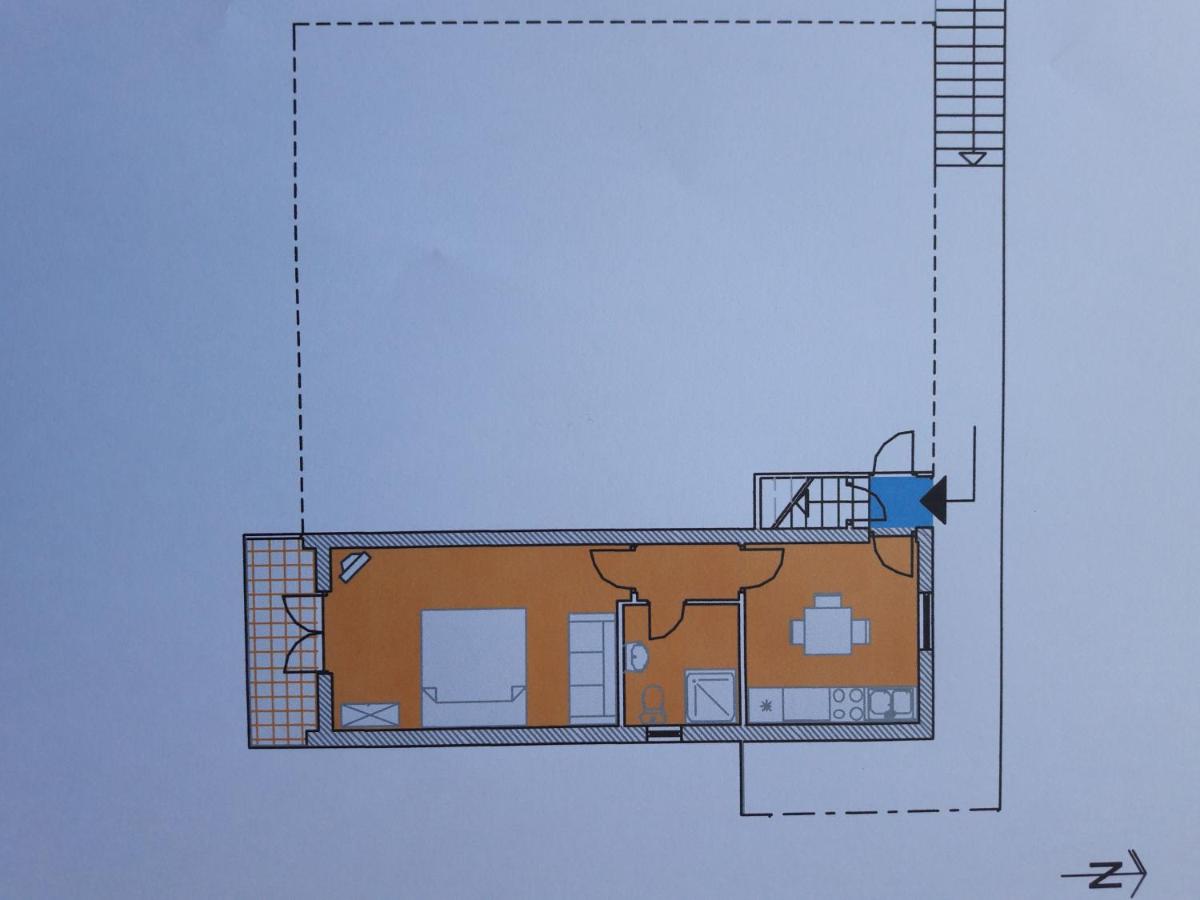 One-Bedroom Apartment photo 2