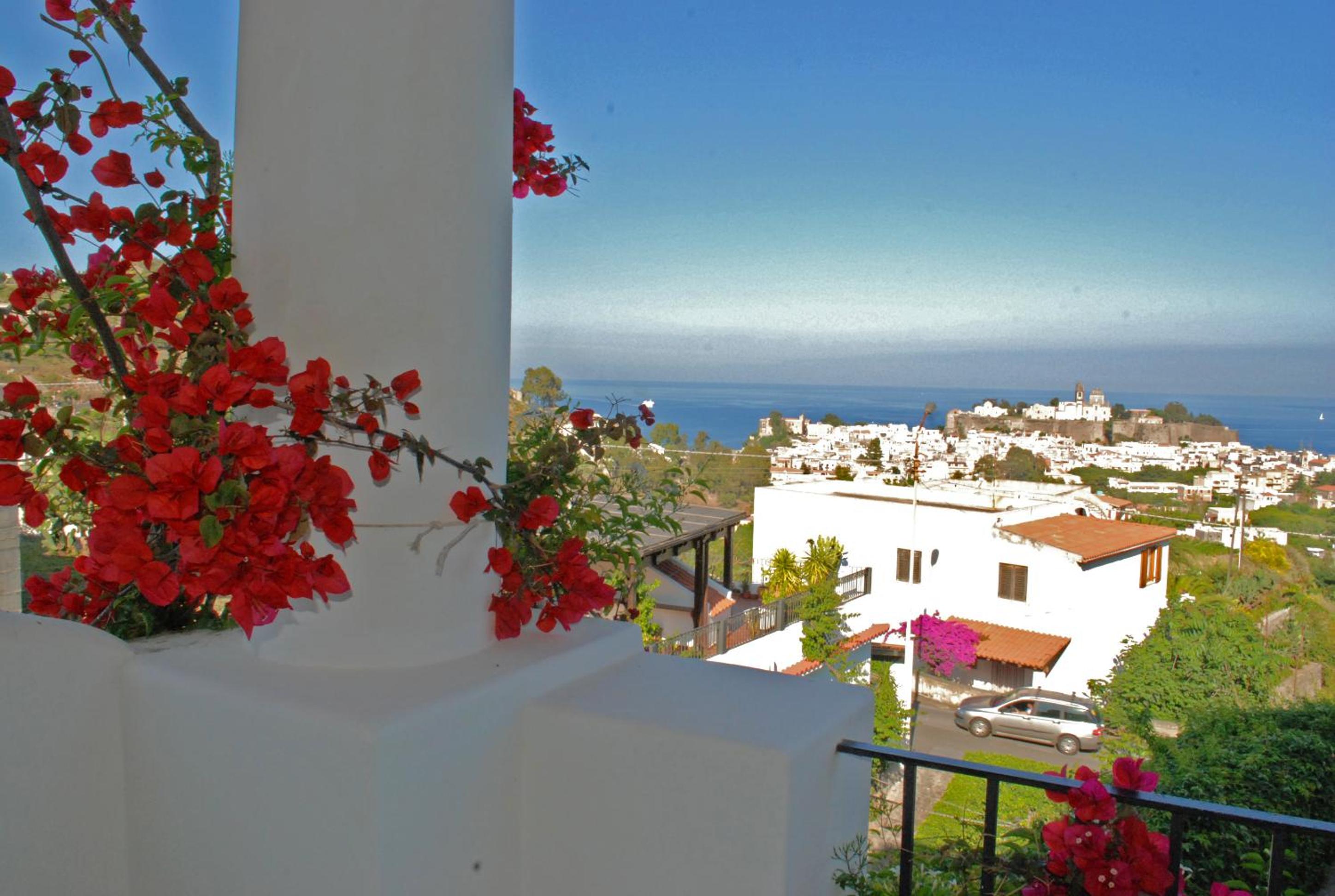 Studio with Sea View (2 Adults) - Photo 7