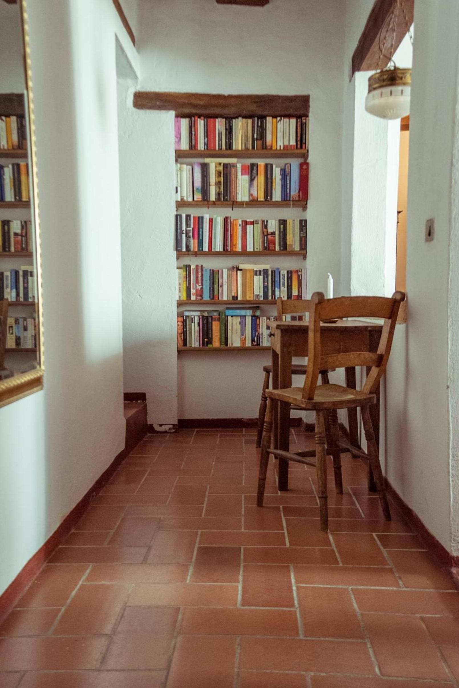 Apartment - Photo 2