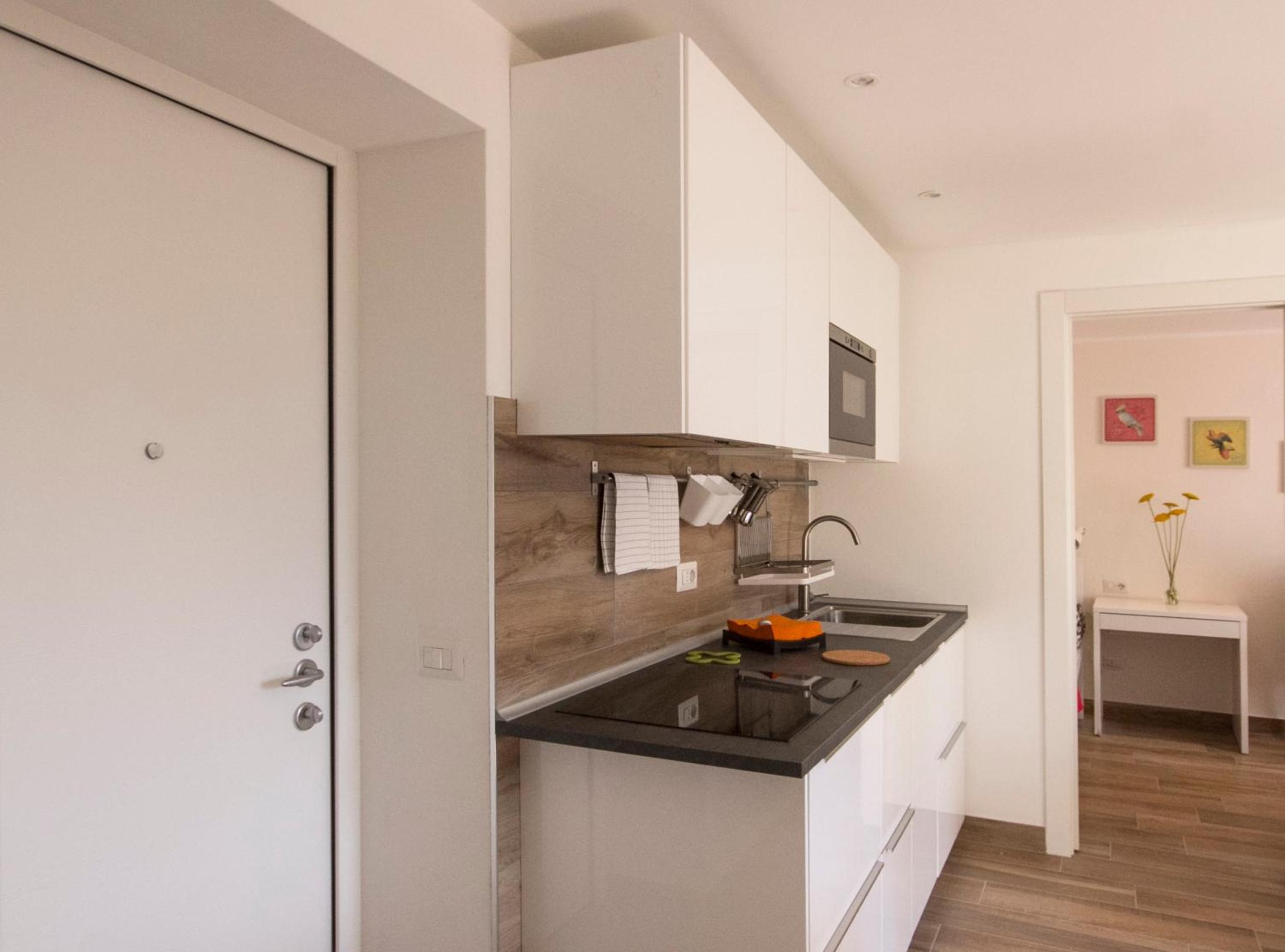 Apartment with Lake View - Photo 12