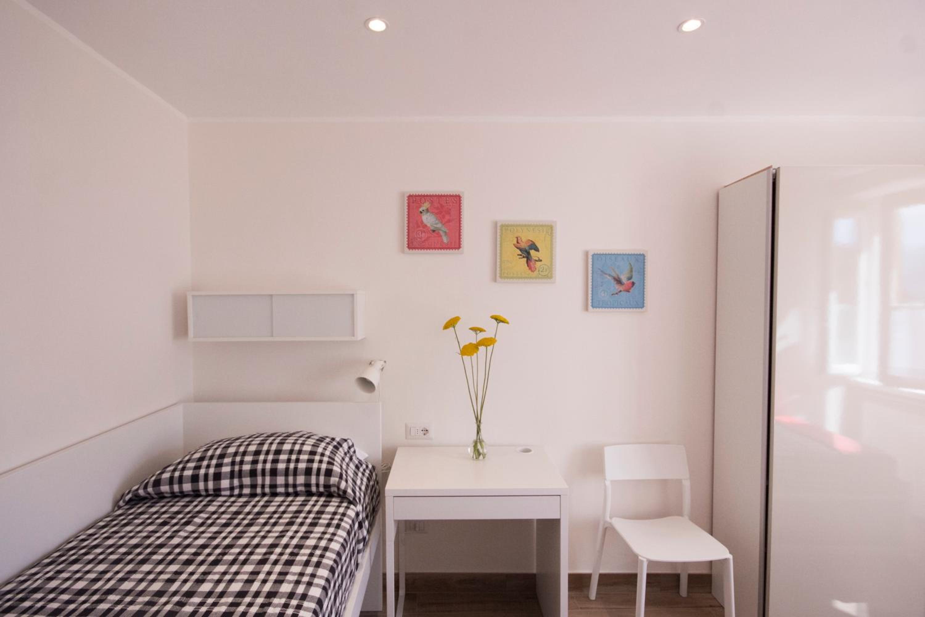 Apartment with Lake View - Photo 6