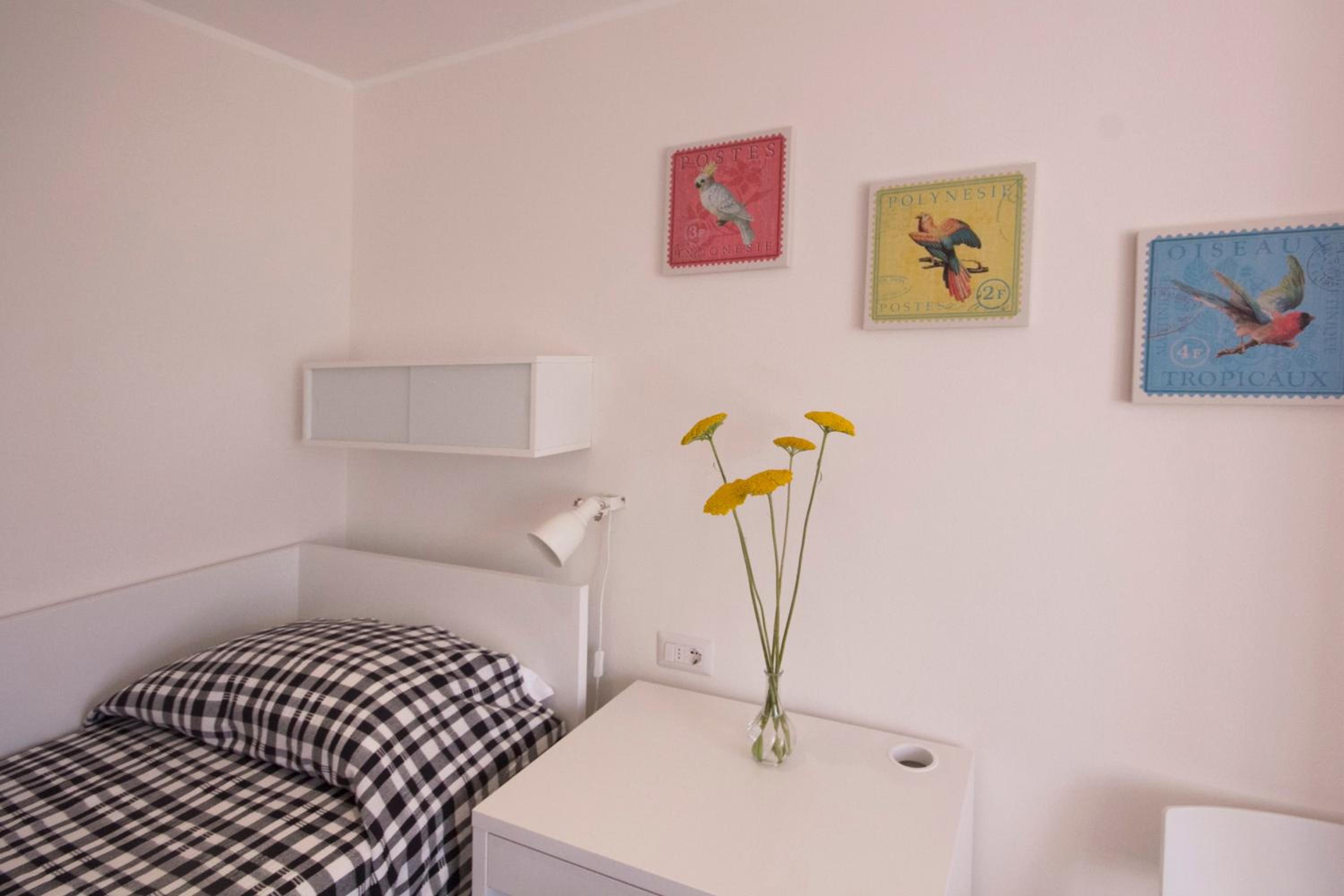 Apartment with Lake View - Photo 7
