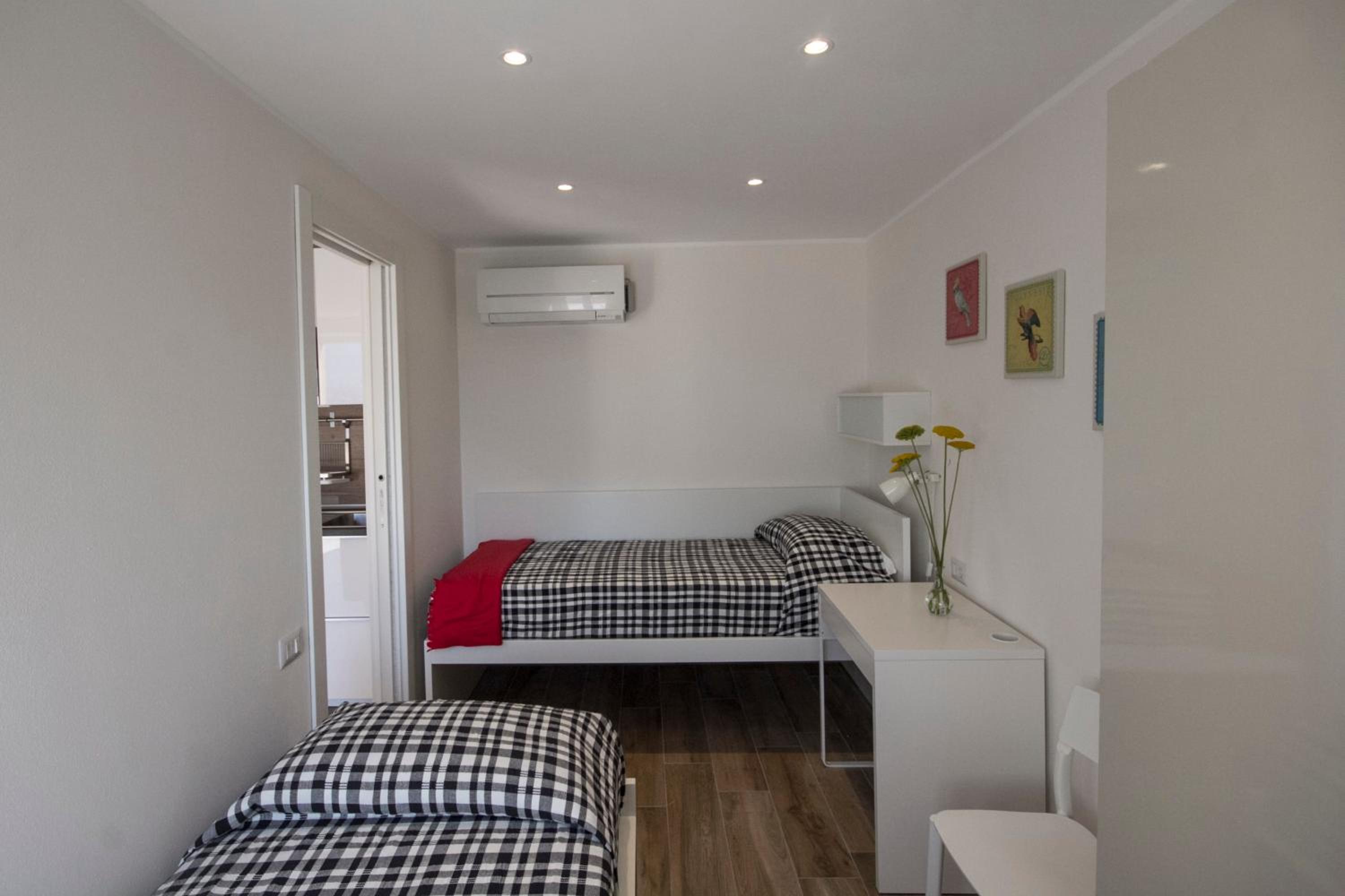 Apartment with Lake View - Photo 2