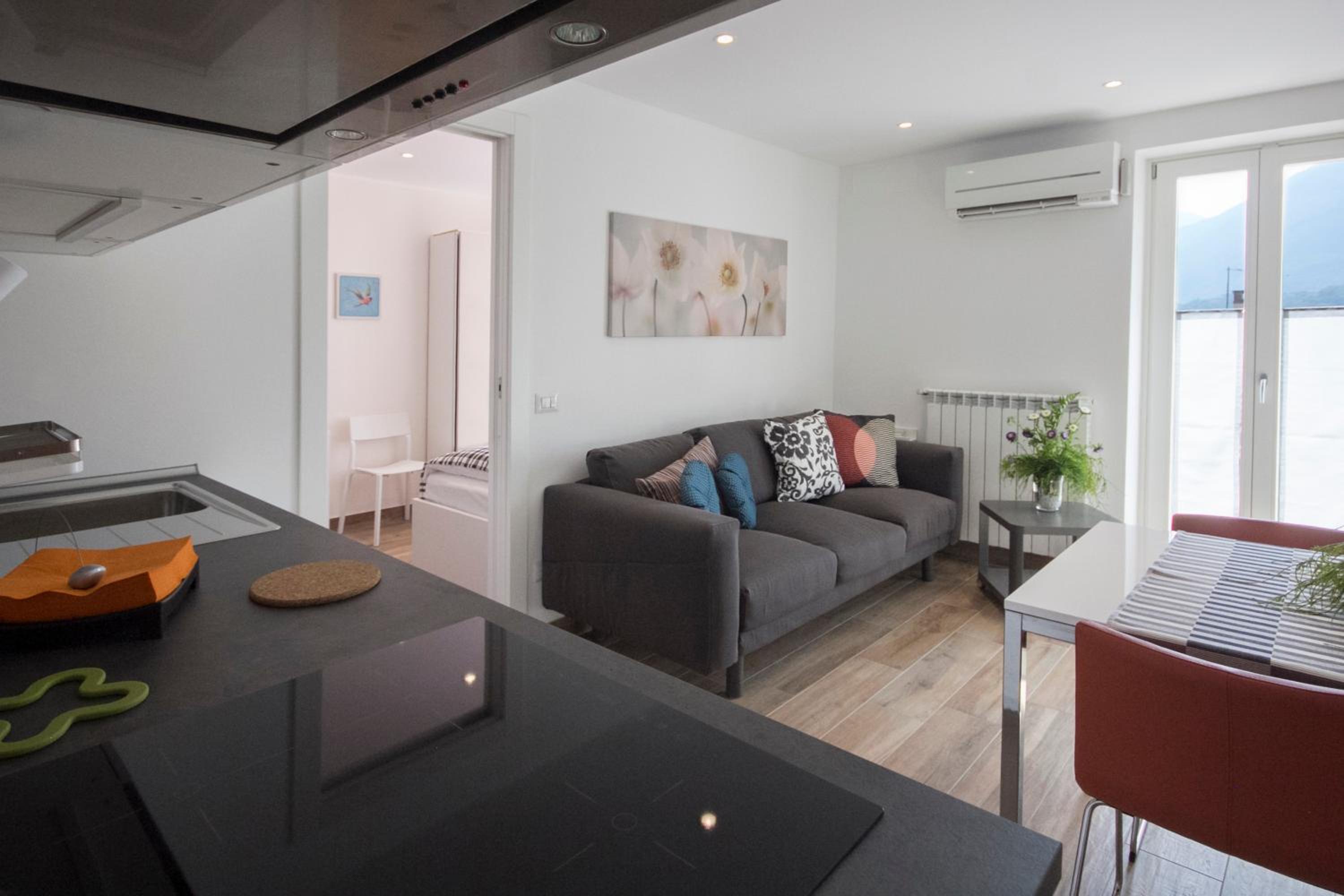 Apartment with Lake View - Photo 11