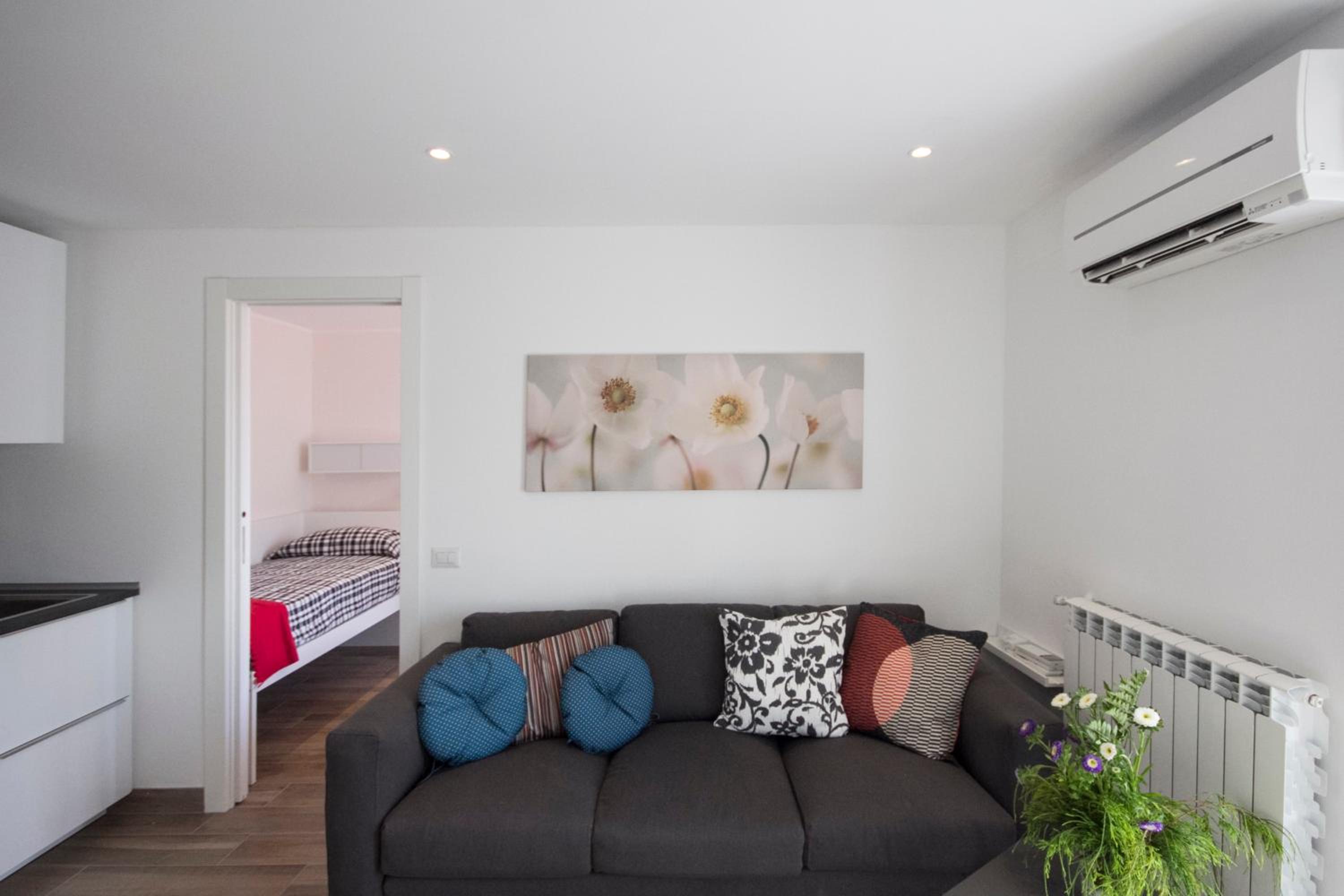 Apartment with Lake View - Photo 10