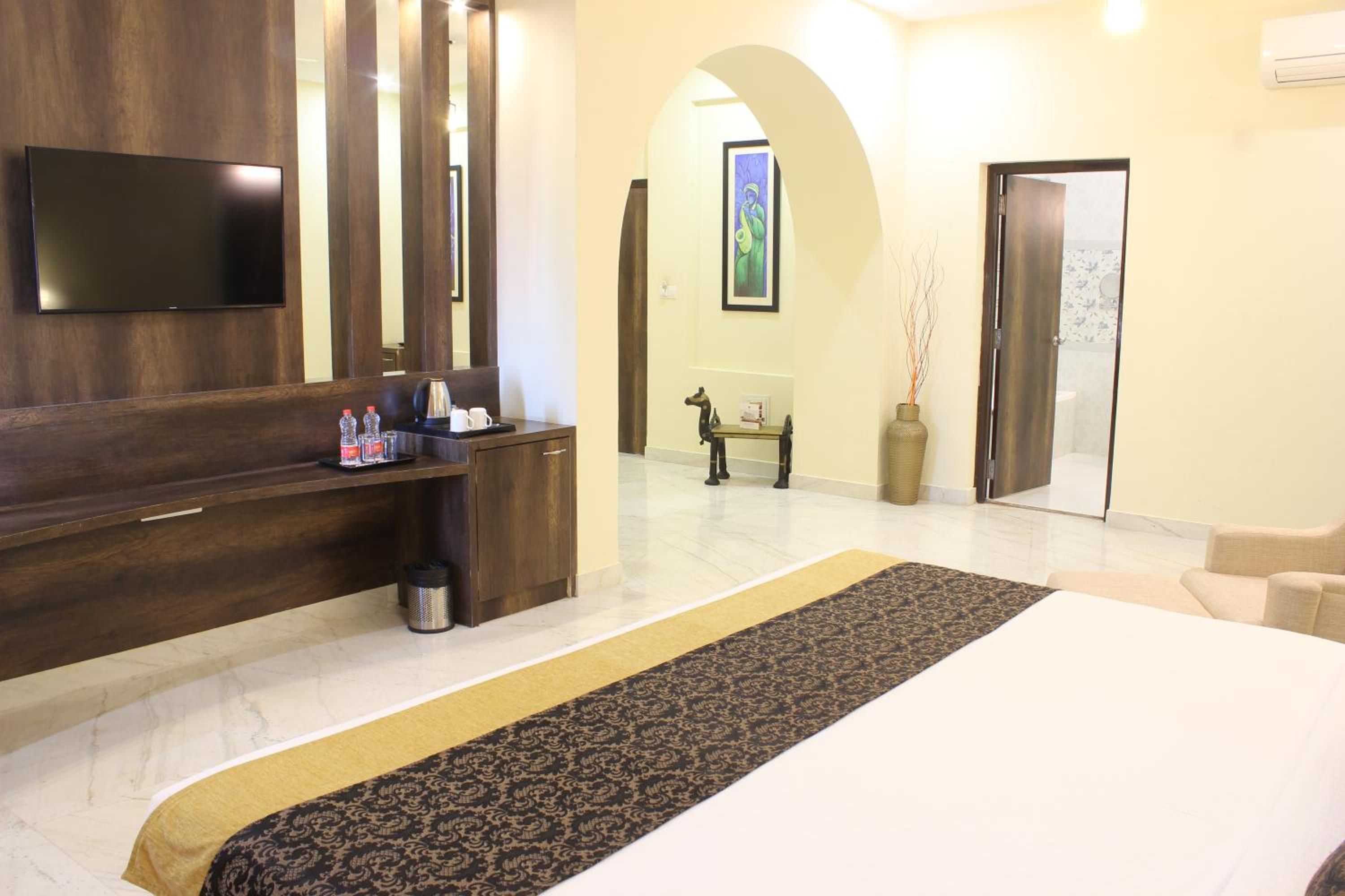 Luxury Suite Lake View - Photo 7