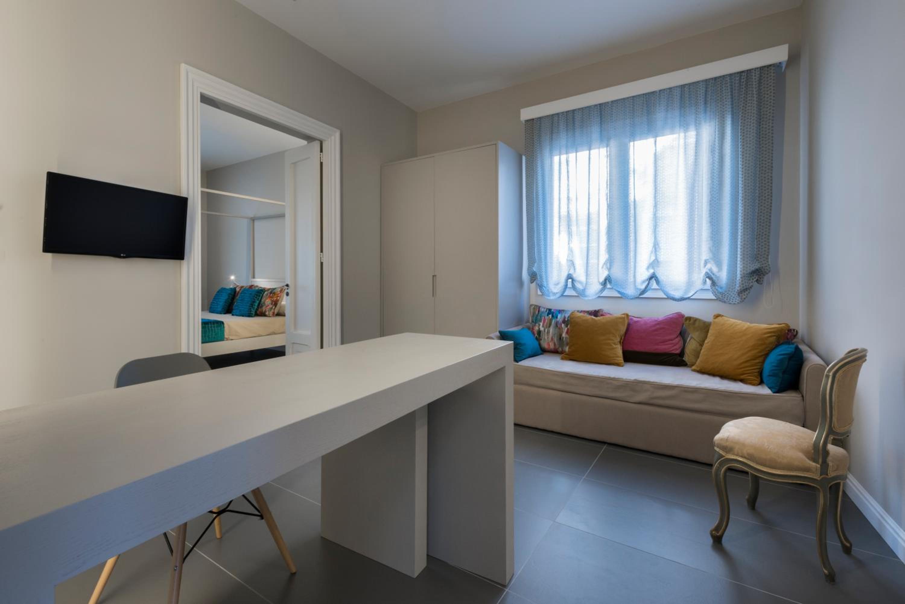 Deluxe Apartment photo 2