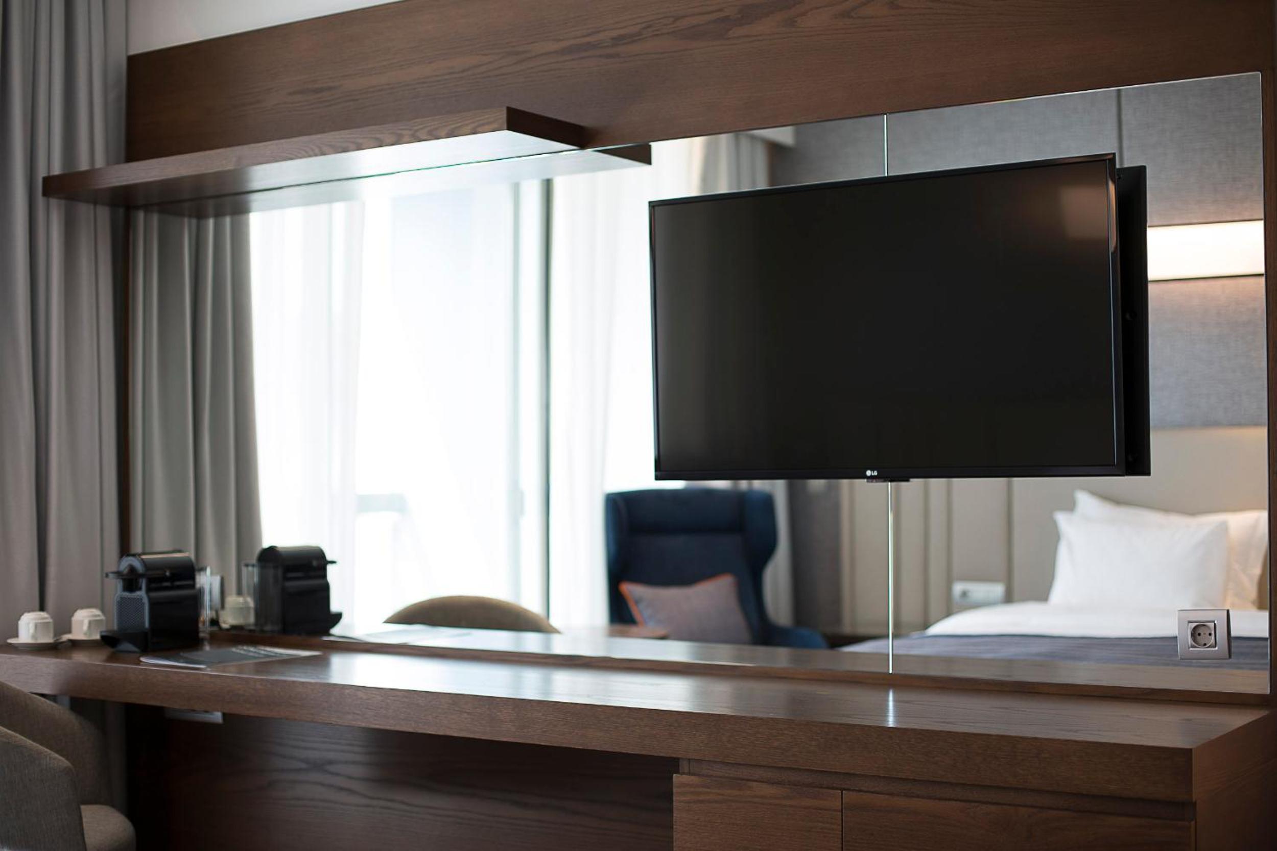 Premium Room with City View - Photo 2