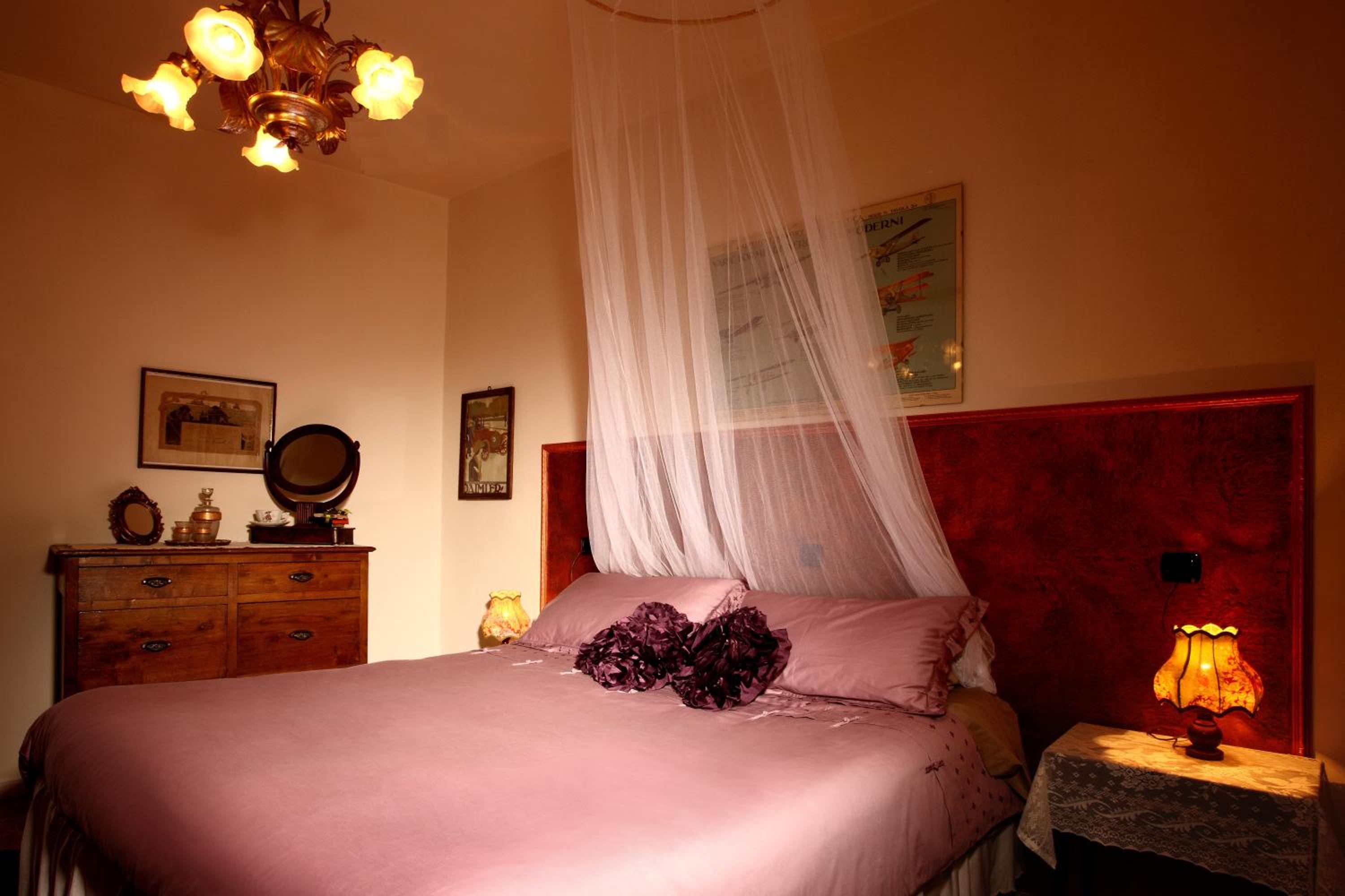 King Room with Two King Beds photo 3