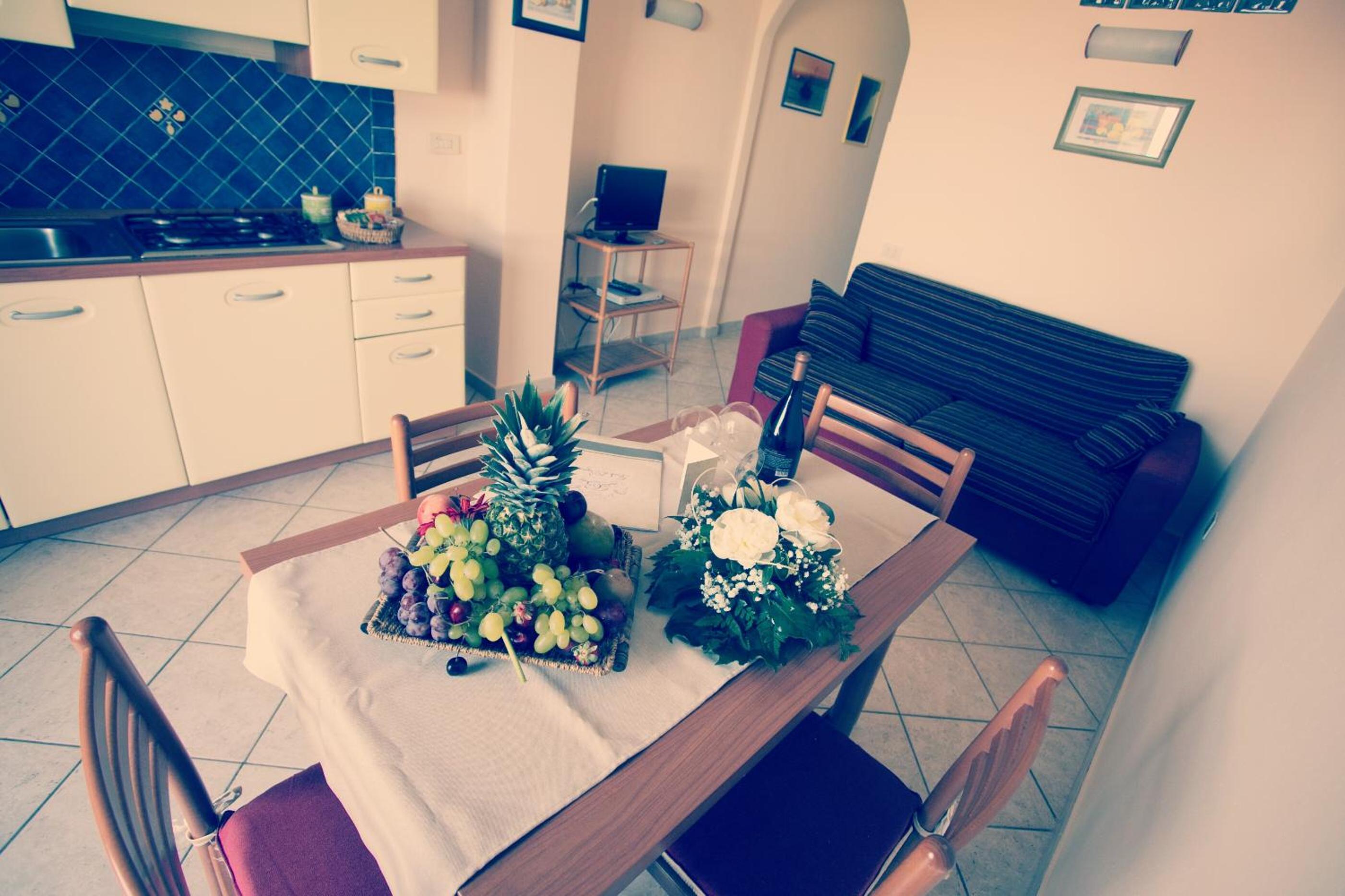 Apartment with Sea View - Photo 4