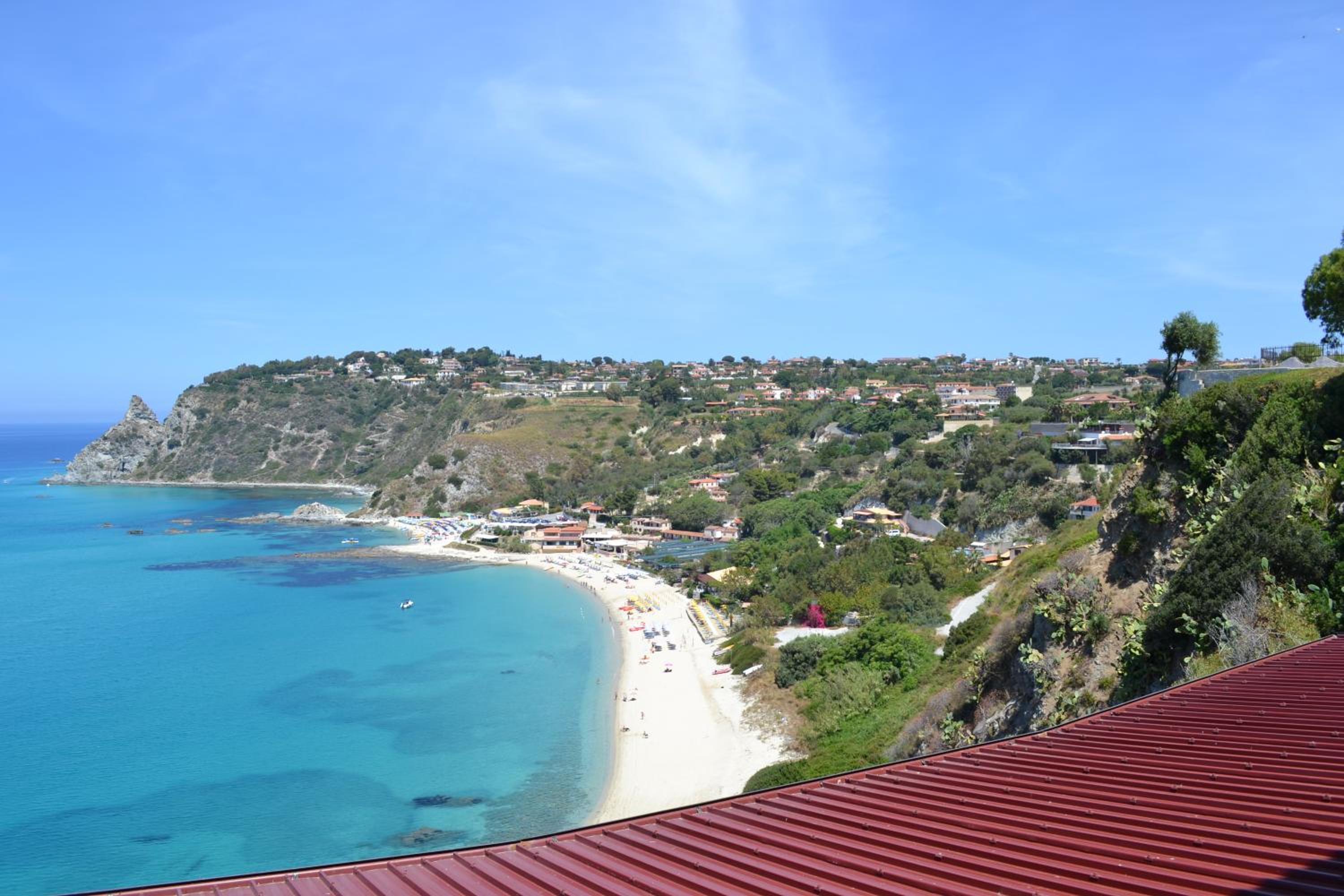 Apartment with Sea View - Photo 4