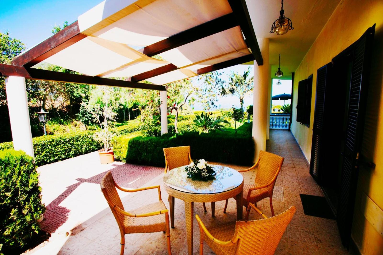Apartment with Sea View - Photo 5