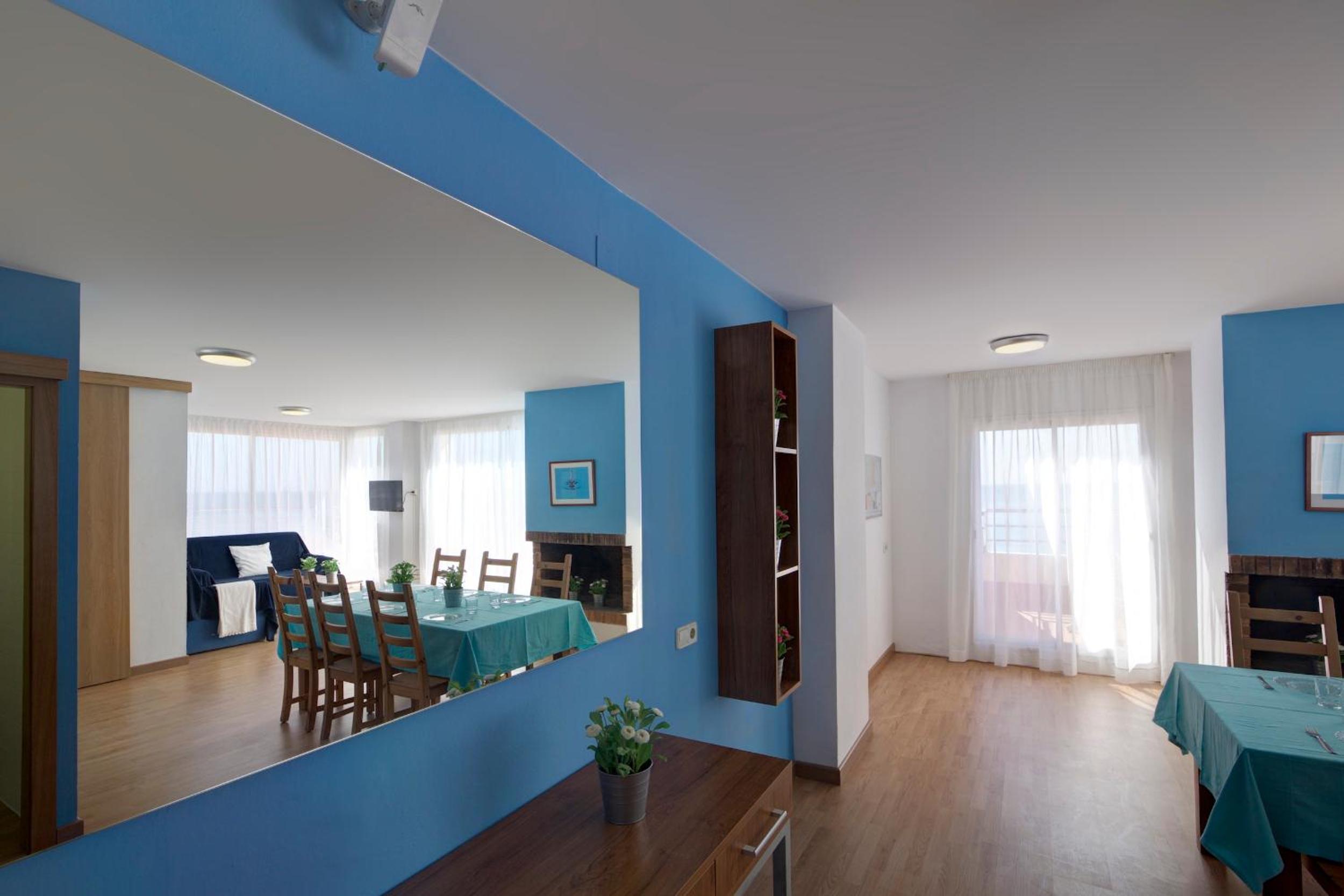 Ático de tres habitaciones con vista frontal al mar.