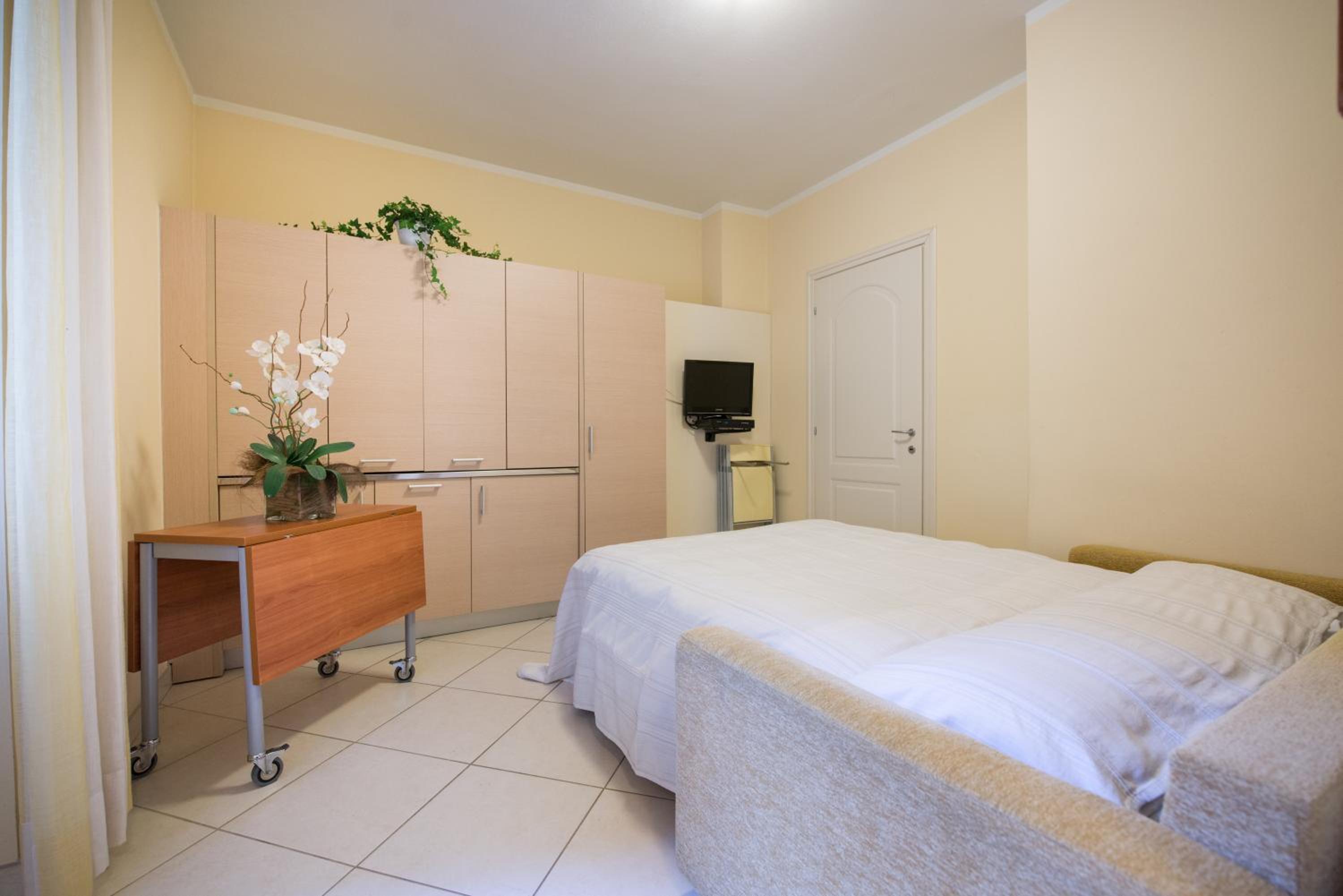 One-Bedroom Apartment with Patio (4 Adults) Ground Floor