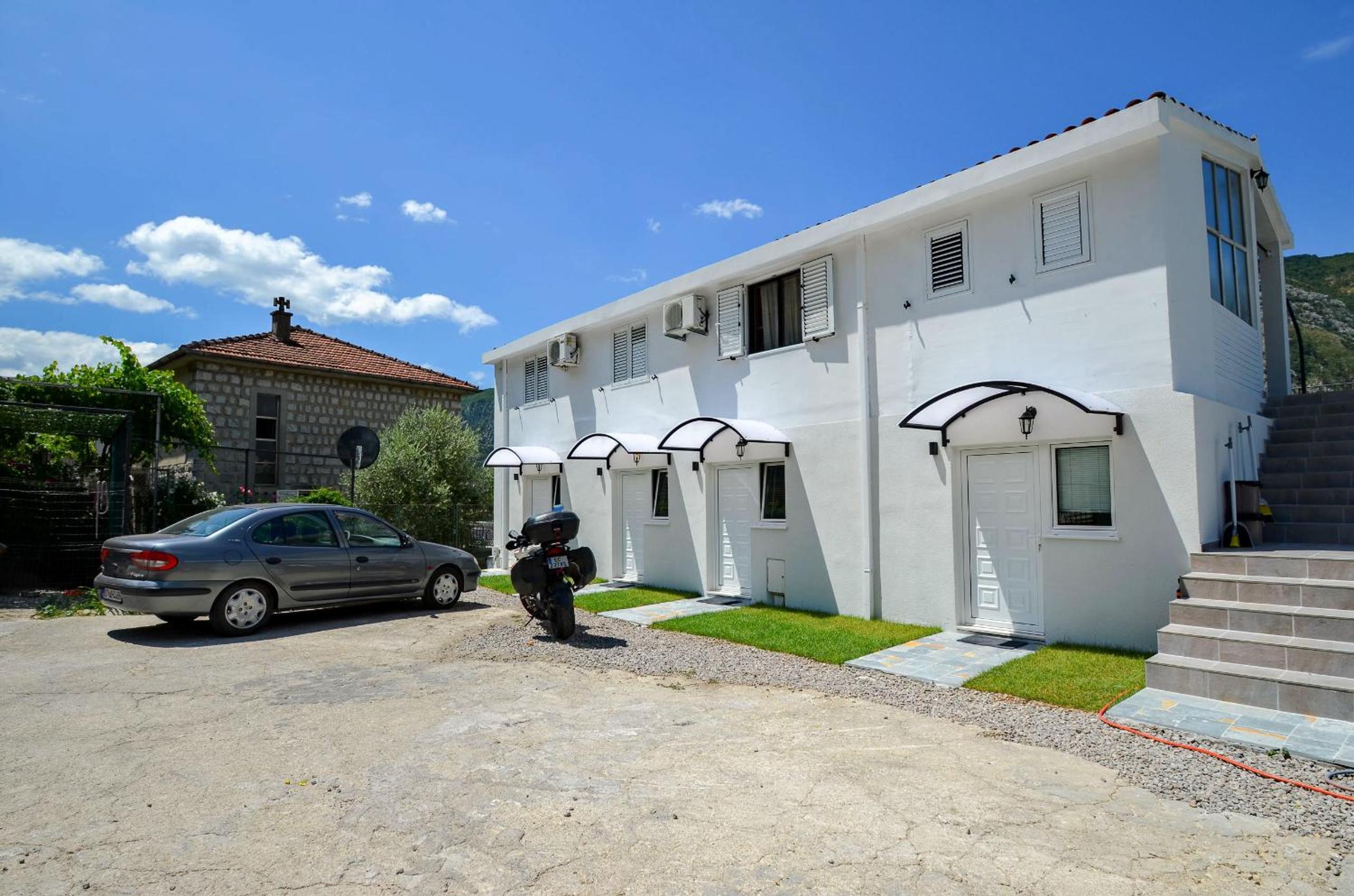 Apartment with Sea View - Photo 33