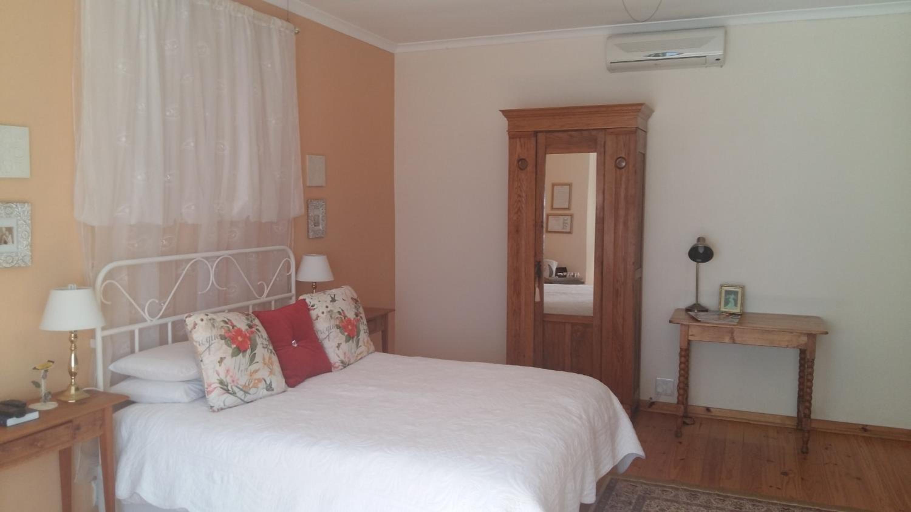 Deluxe Queen Room - Photo 1