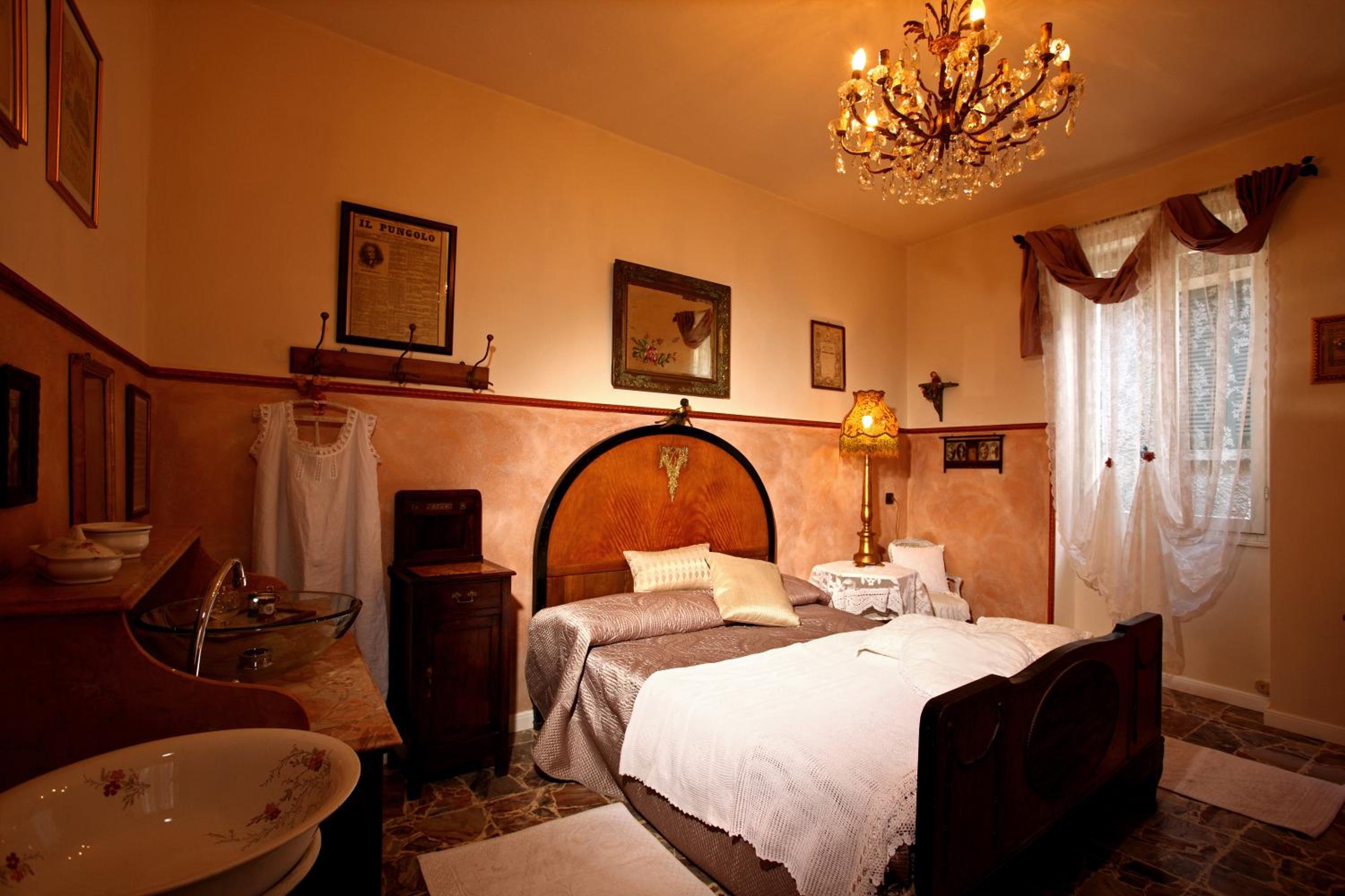King Room with Two King Beds photo 2