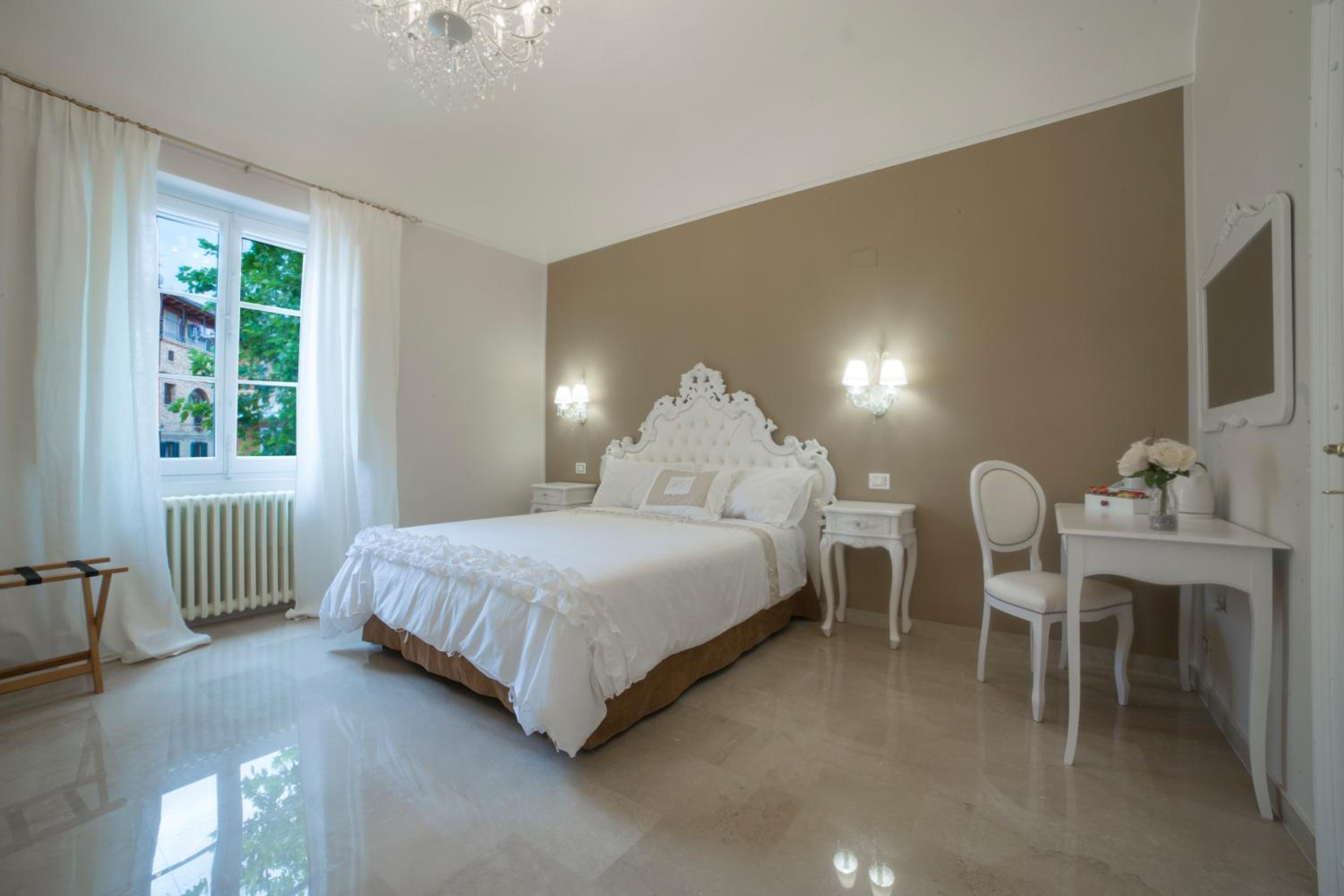 Deluxe Double Room (2 Adults + 2 Children) photo 1