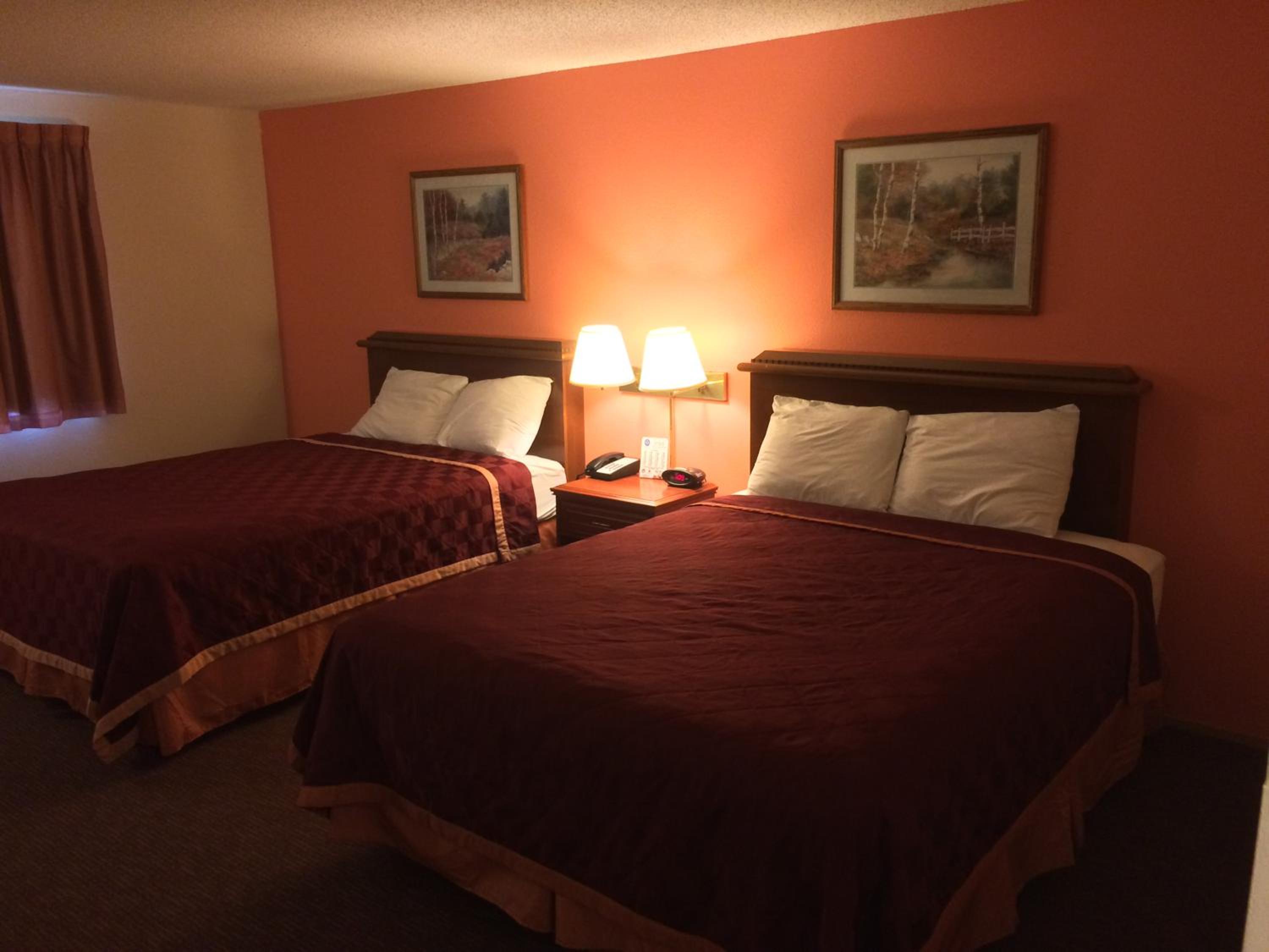 Queen Room with Two Queen Beds photo 1
