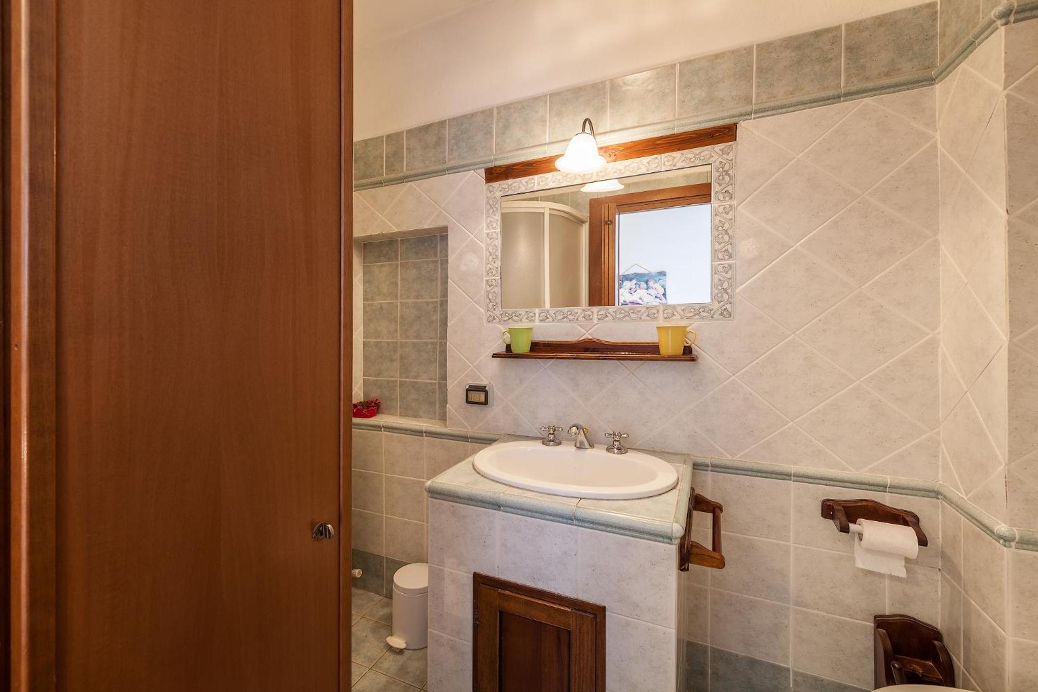 One-Bedroom Apartment - Split Level - Photo 8
