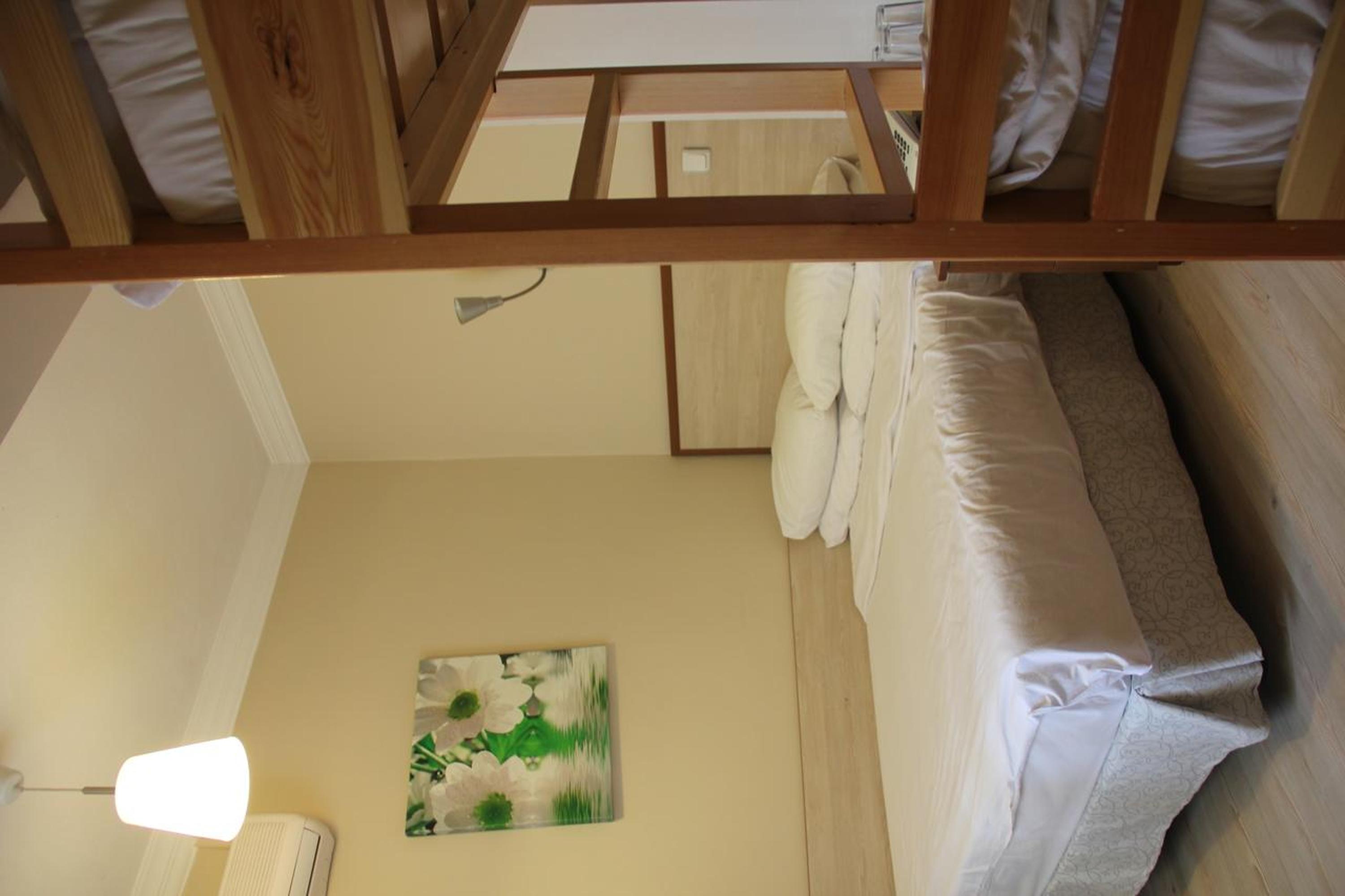 Standard Family Room - Photo 9
