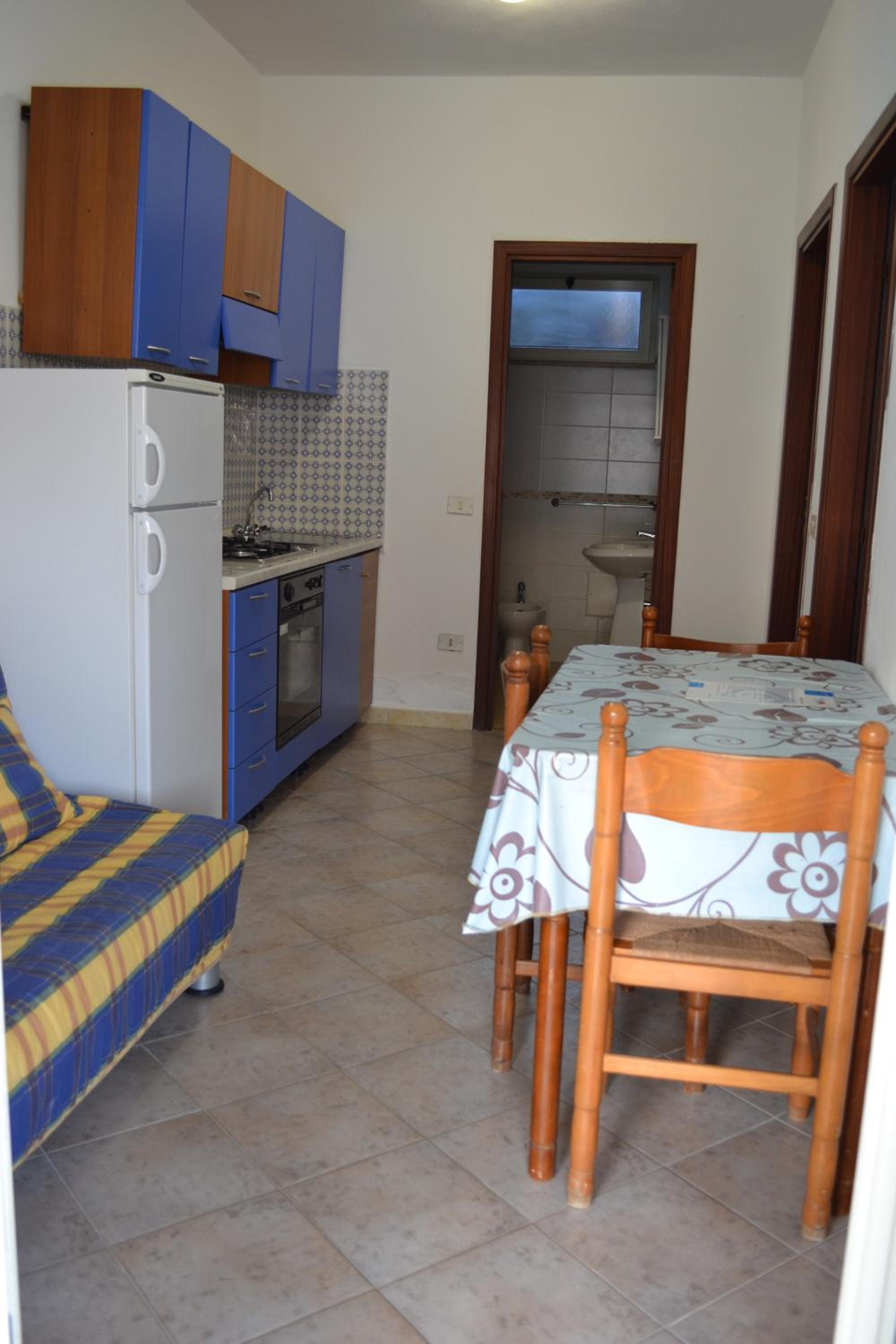 Two-Bedroom Apartment - Annex - Photo 4
