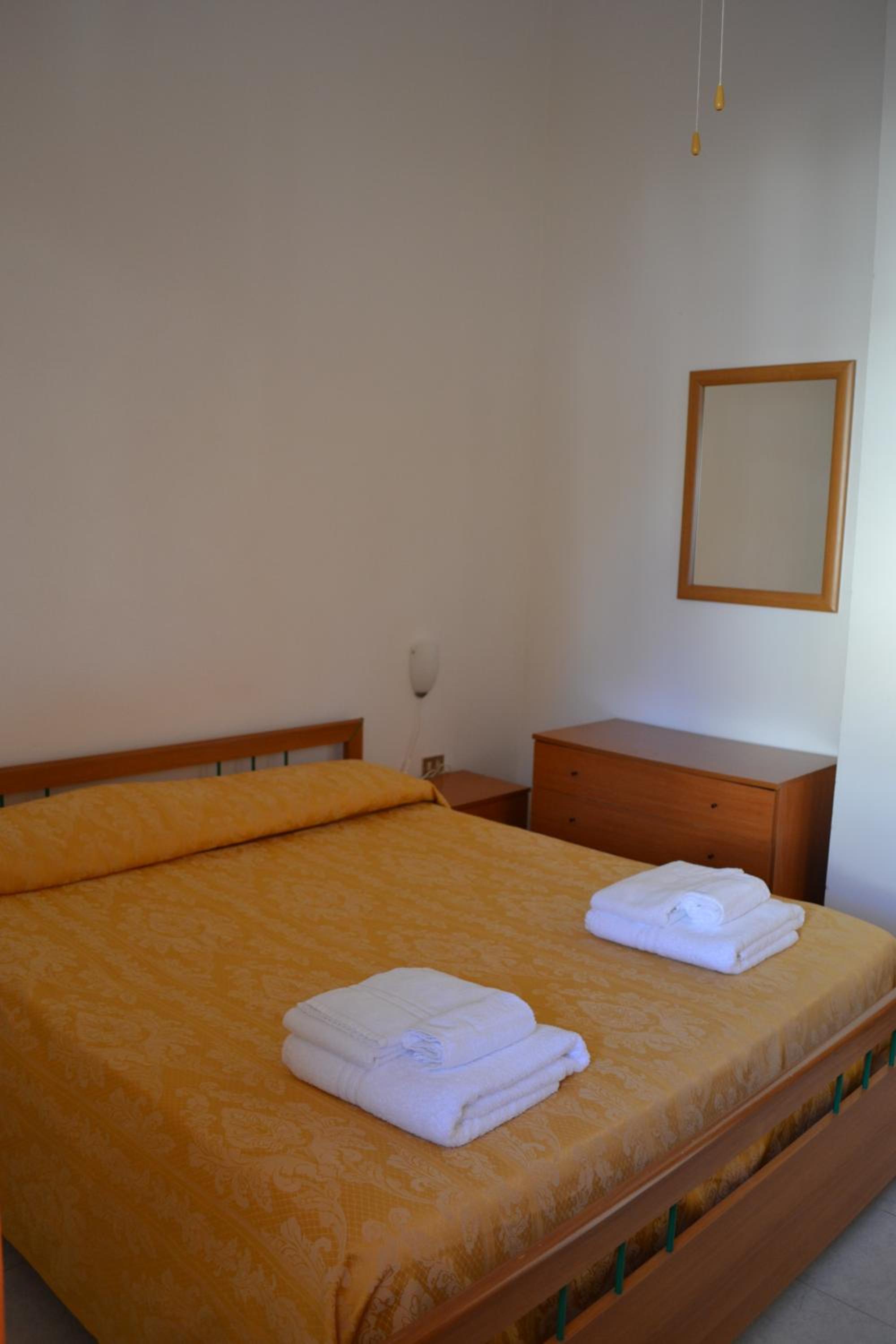 One-Bedroom Apartment - Annex - Photo 1
