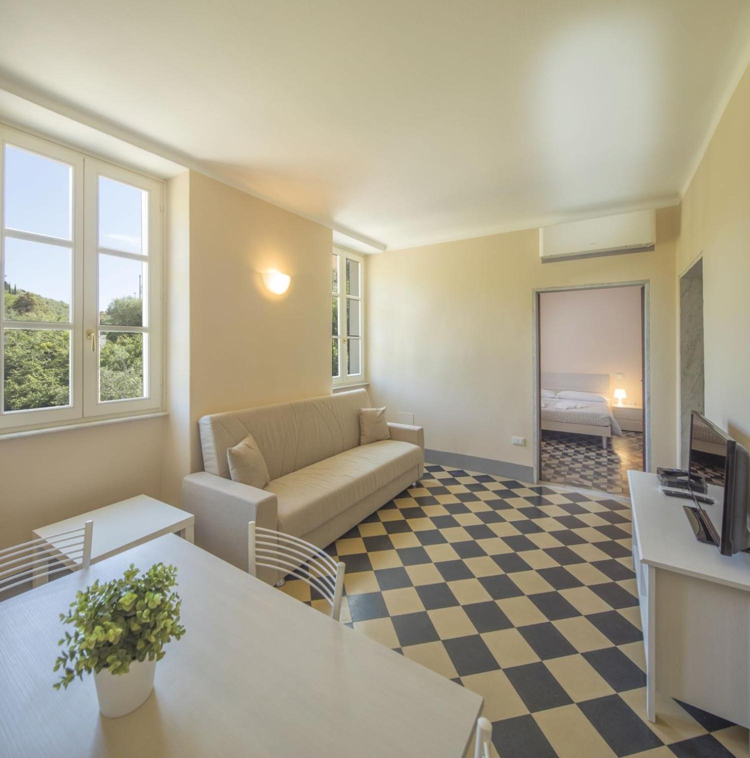 One-Bedroom Apartment and Sofa Bed