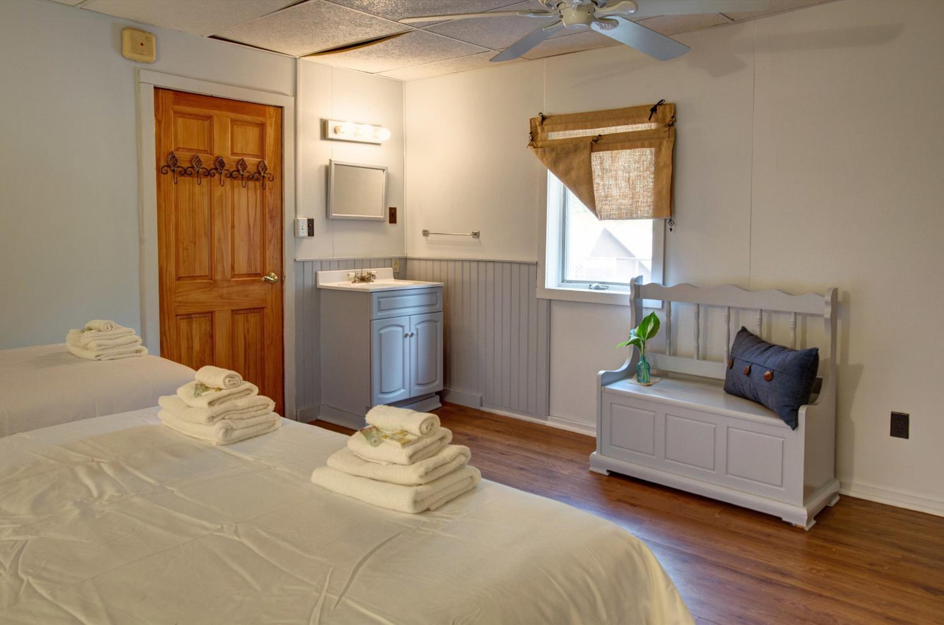 Family Room With Bath photo 2