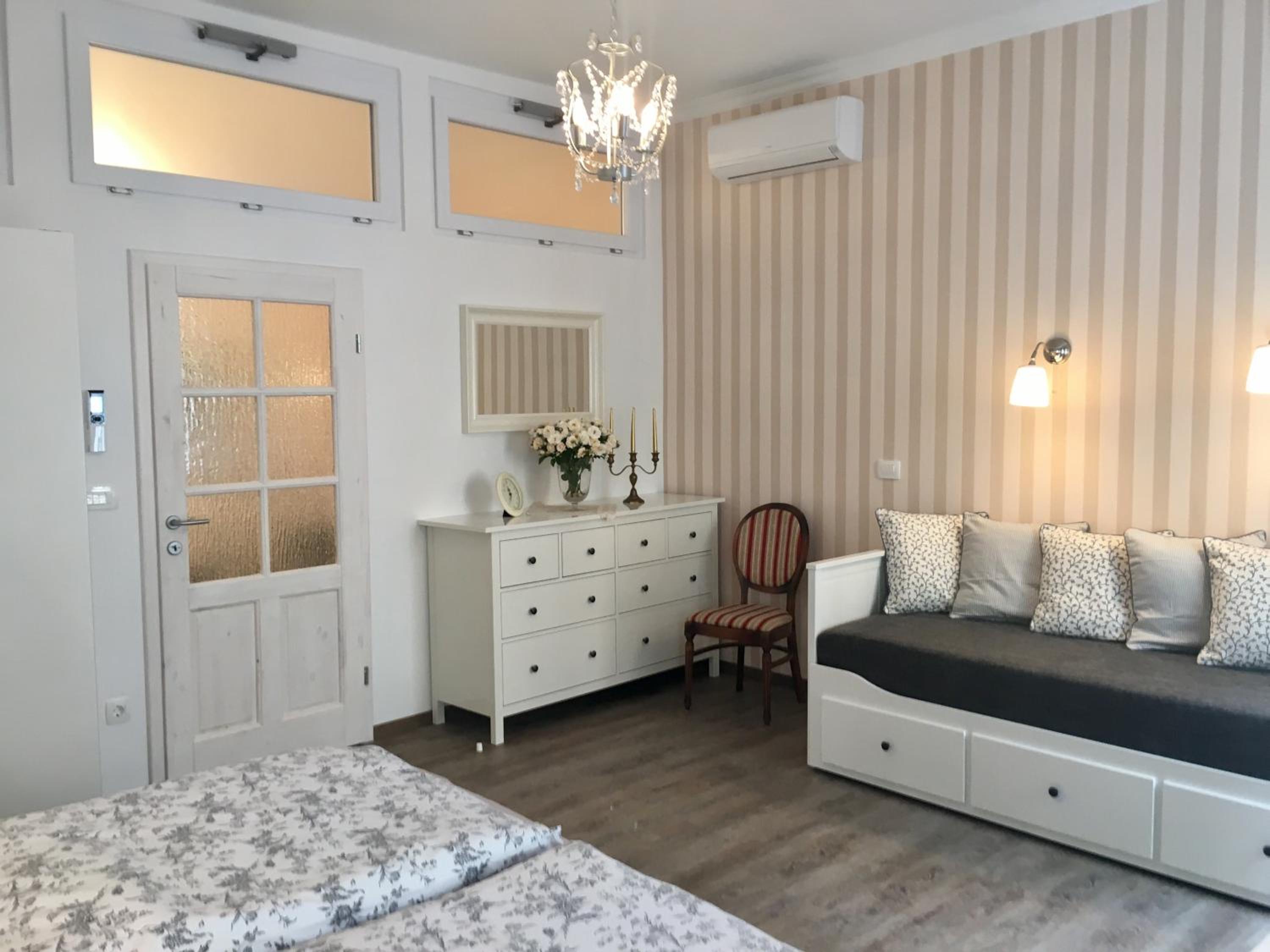 Two-Bedroom Apartment (Romeo)