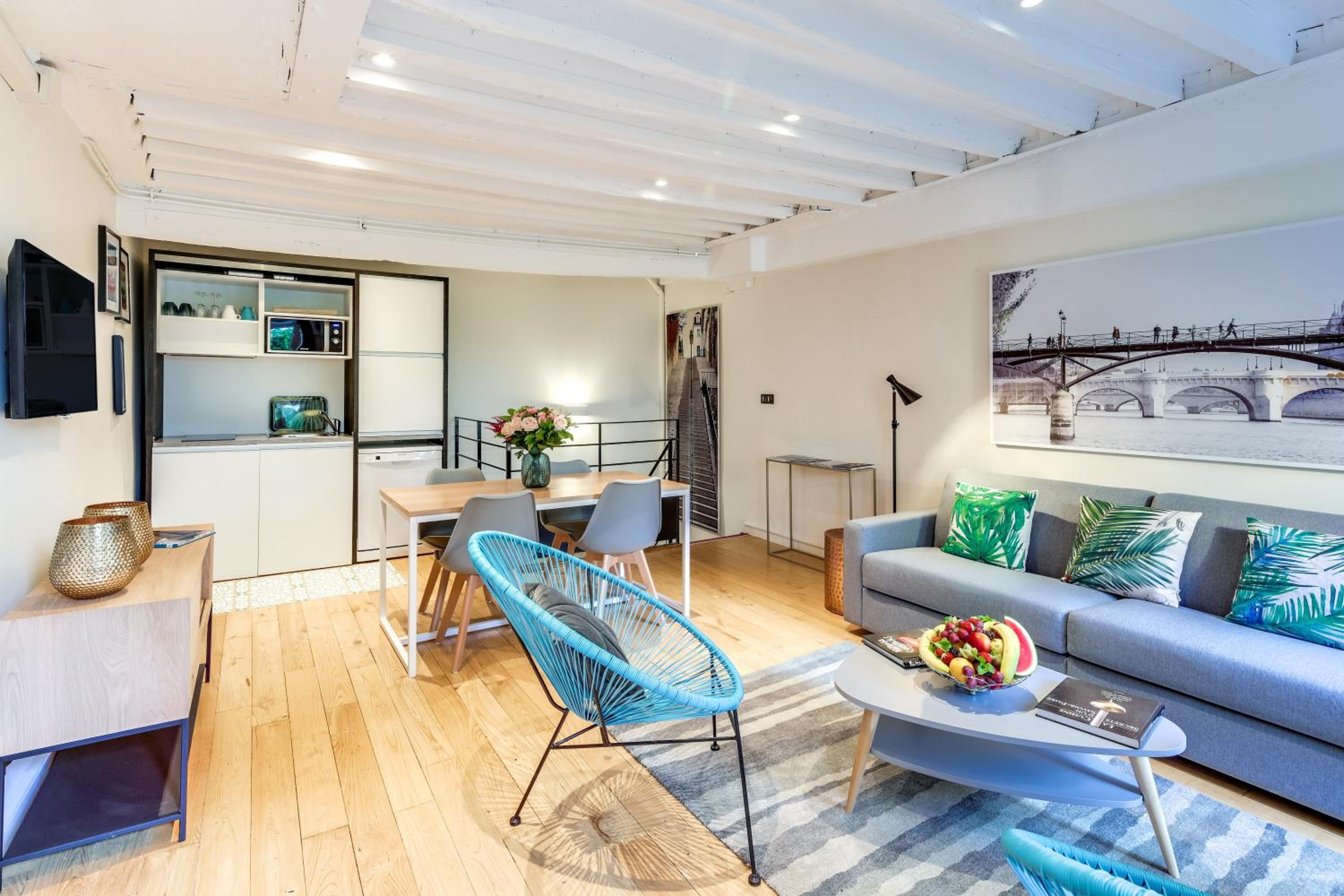 One-Bedroom Duplex Apartment photo 1