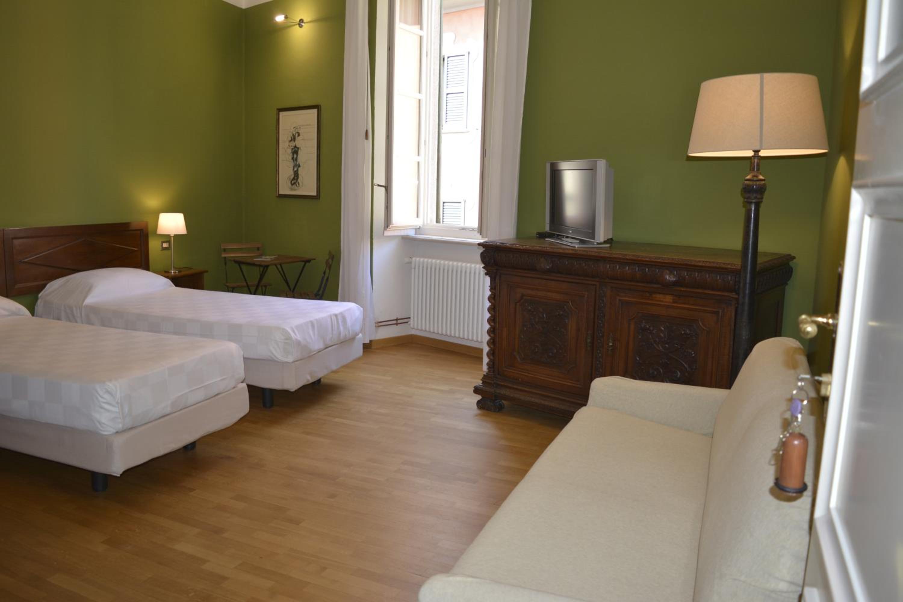 Twin Room - Photo 4